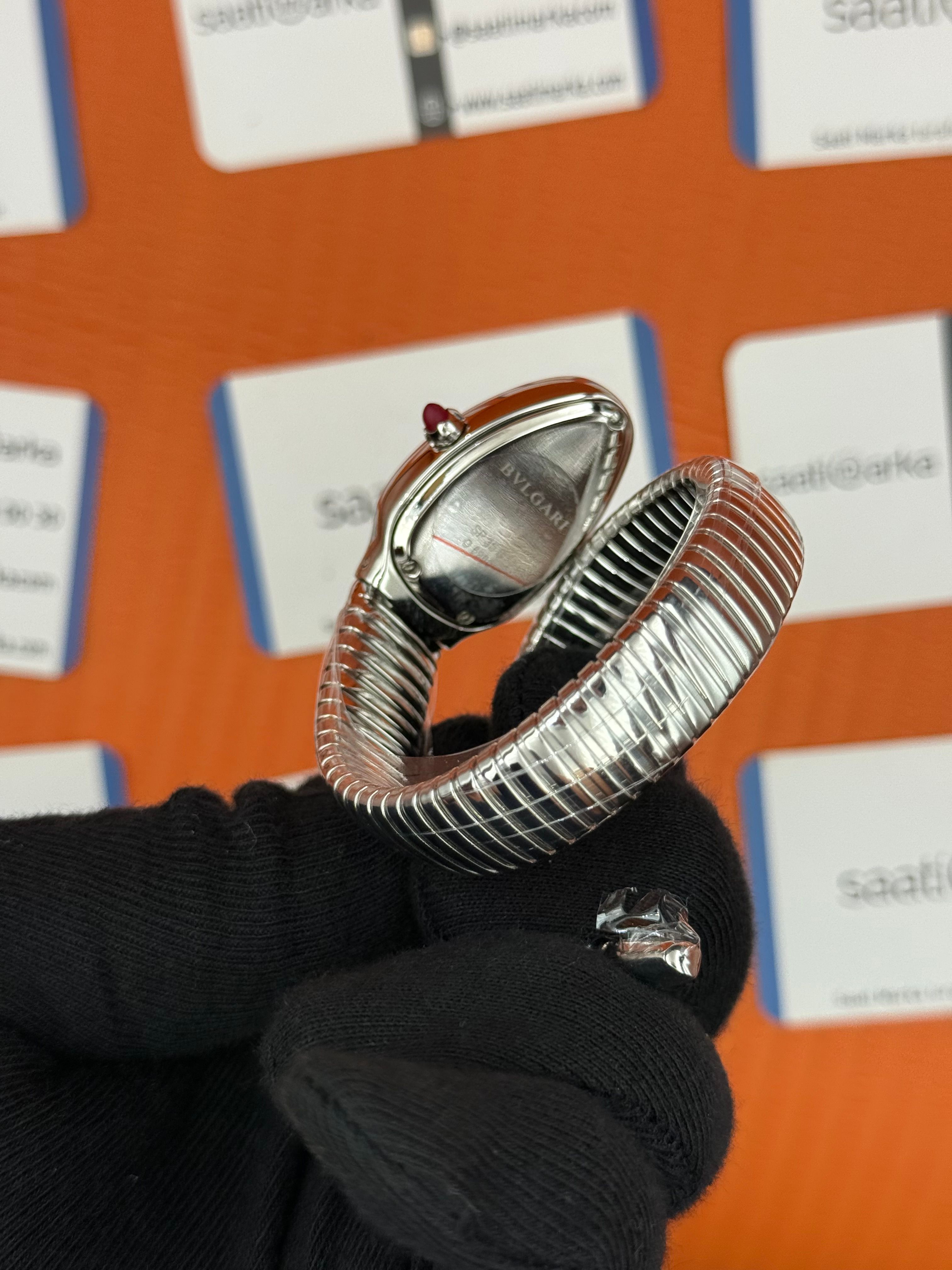 BVLGARİ serpenti tek sarma silver kordon yeşil kadran kadın kol saati