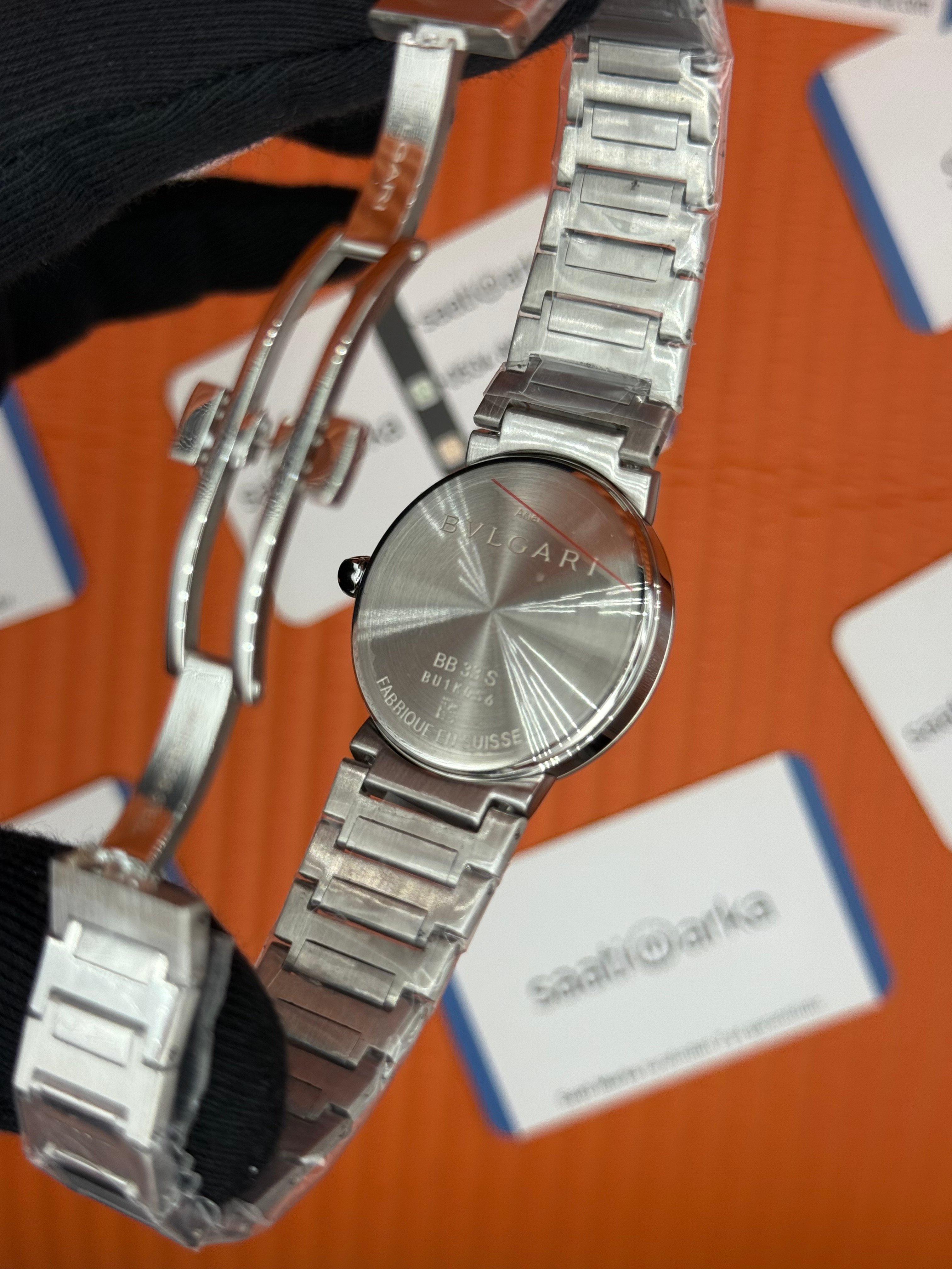 BVLGARI yeşil kadran silver kasa kordon kadın kol saati
