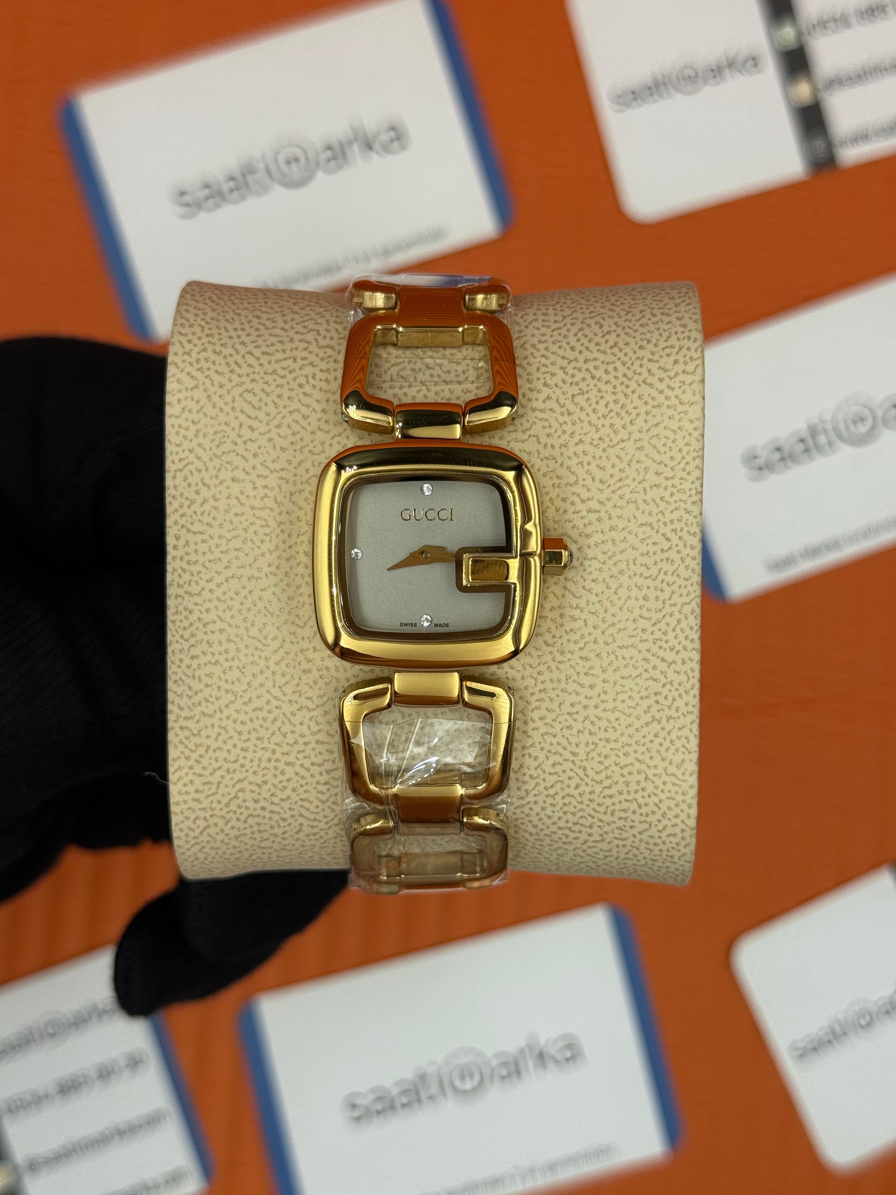GUCCI YA1264041 gri kadran gold kasa kordon kadın kol saati