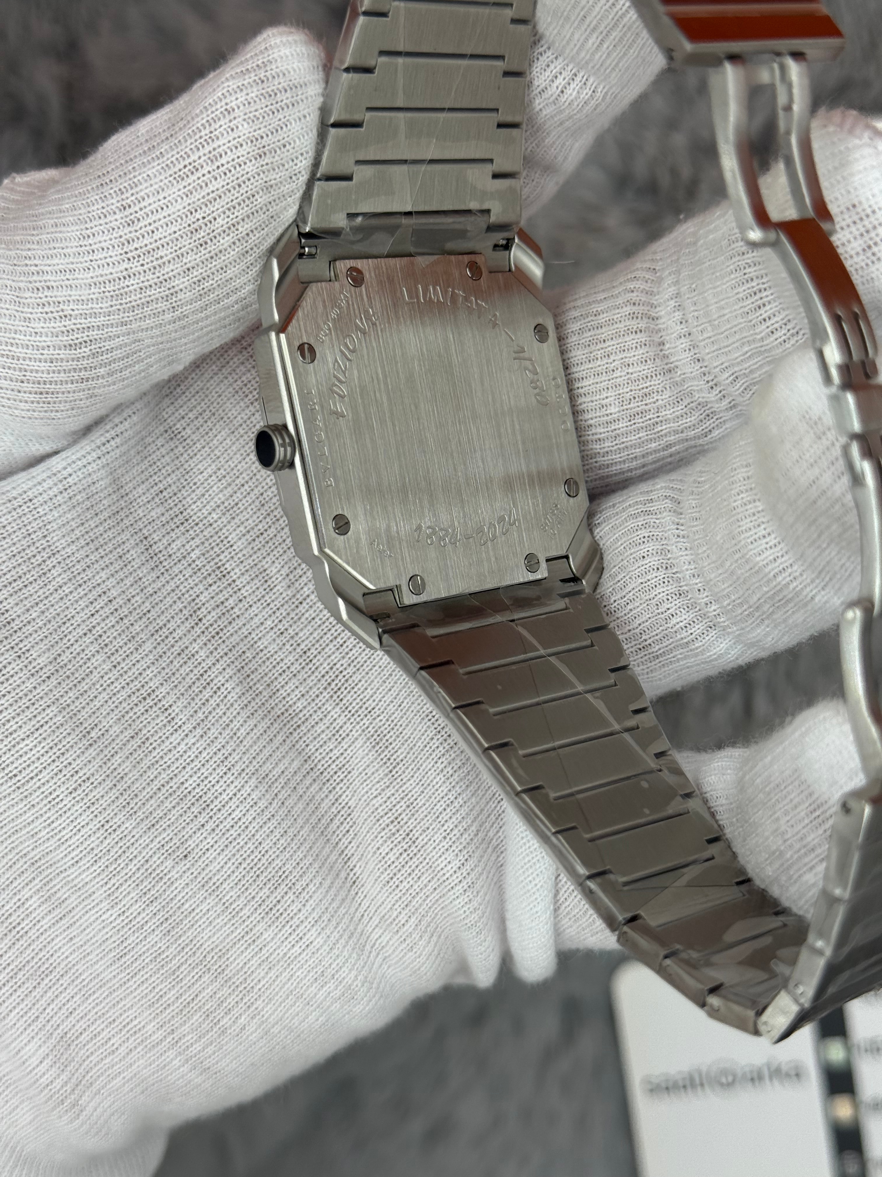 BVLGARİ octo 40mm mat gri kadran silver kasa kordon erkek kol saati