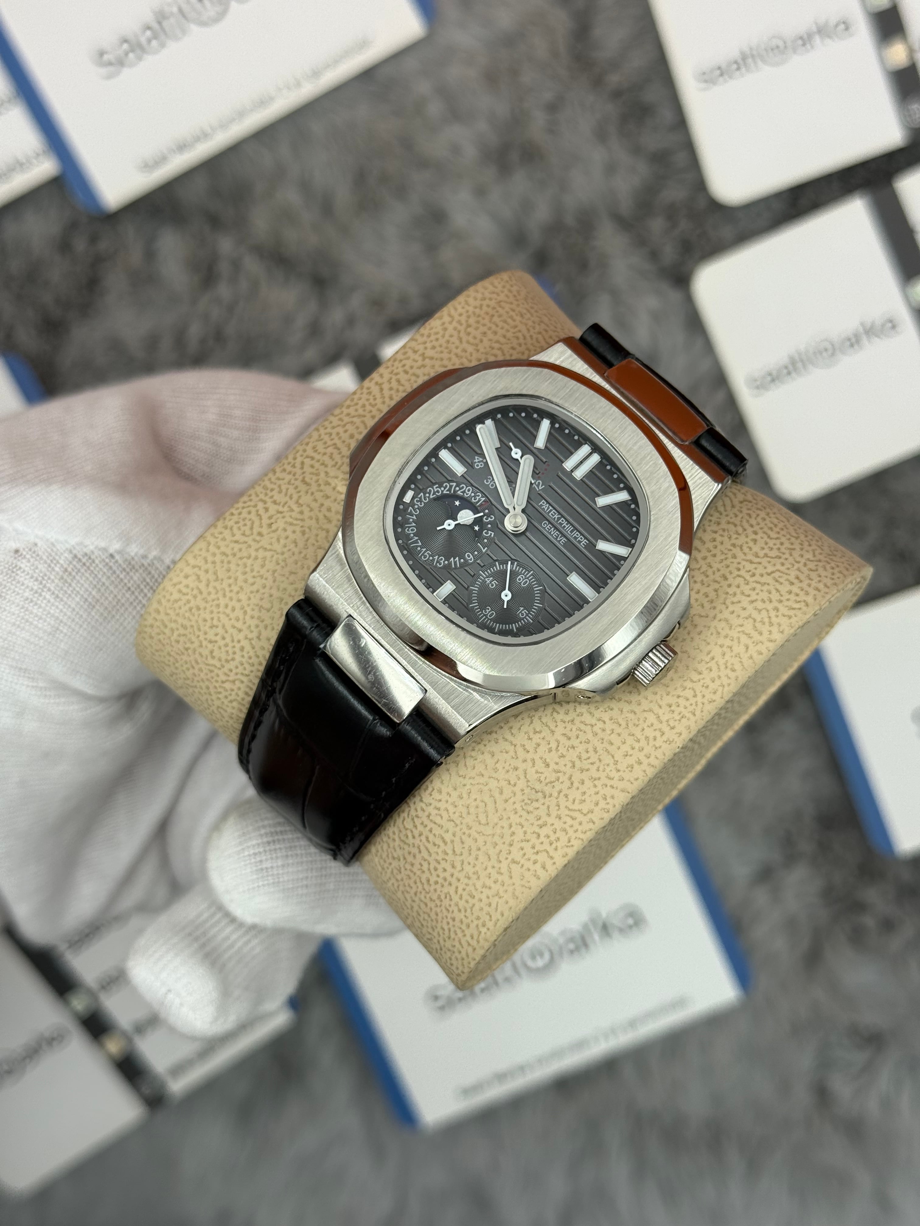 PATEK PHİLİPPE nautilus moontphase 5712 gri kadran siyah deri kordon silver kasa 40mm erkek kol saati