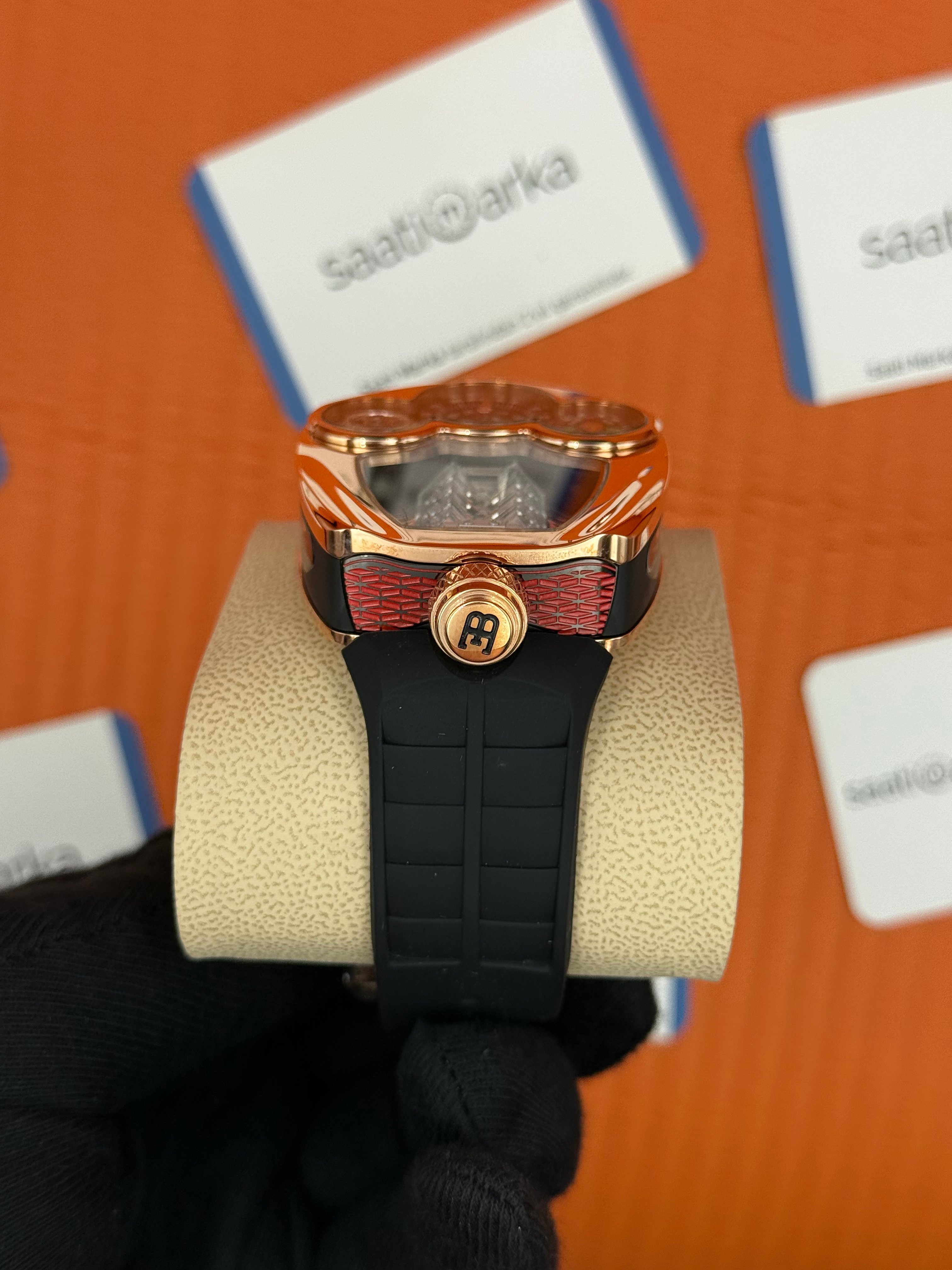 JACOB&CO BUGATTI turbillon kadran siyah kauçuk kordon rose kasa 