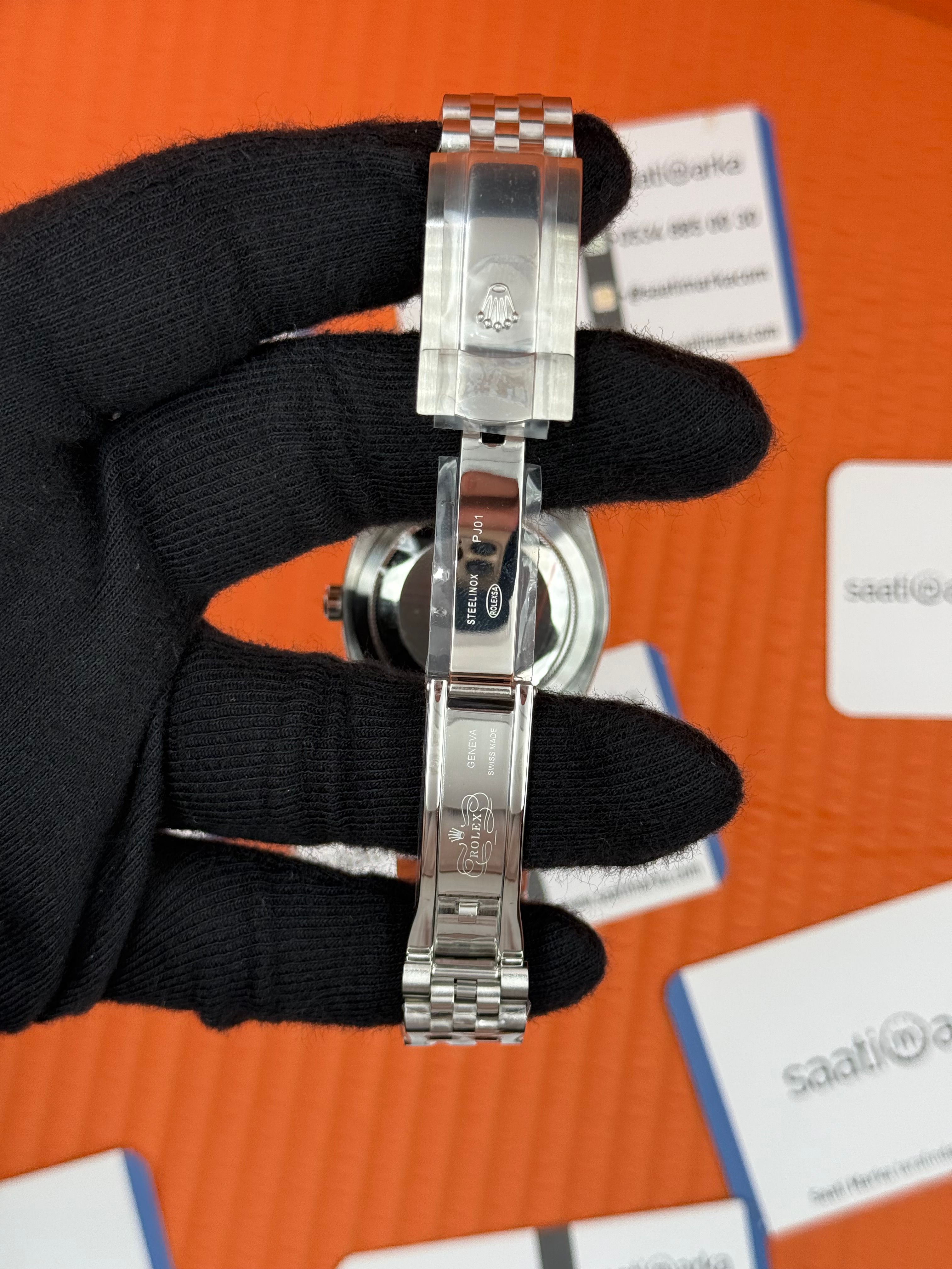 ROLEX Sky Dweller green dila jubilee kordon silver kasa-kordon