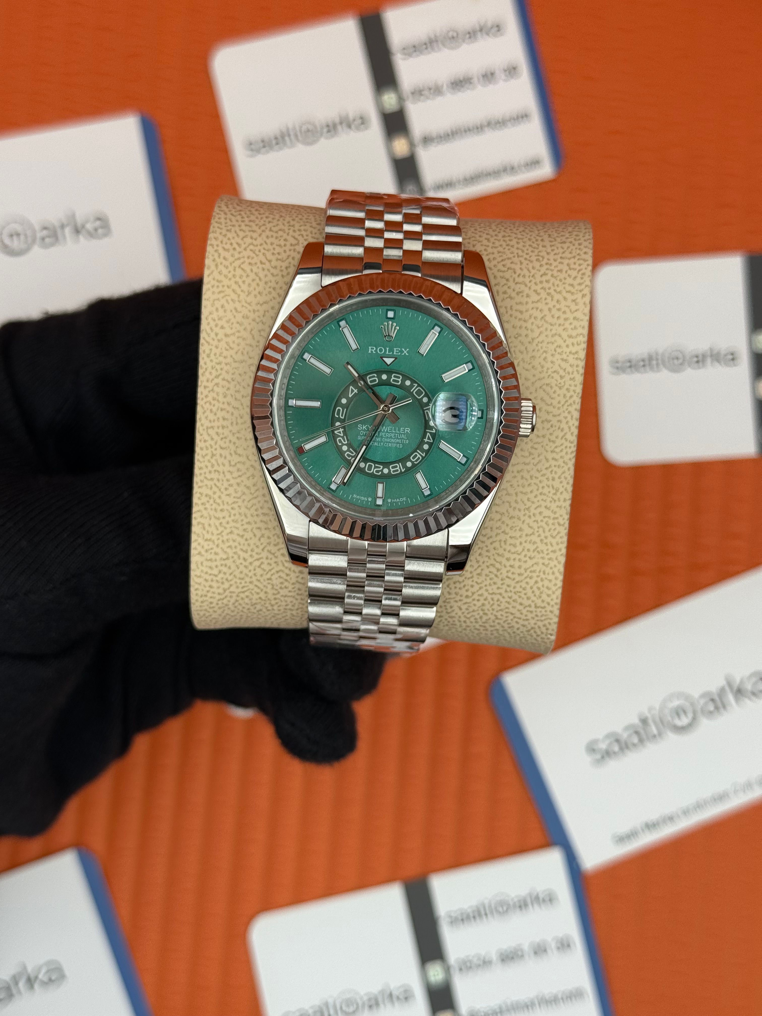 ROLEX Sky Dweller green dila jubilee kordon silver kasa-kordon
