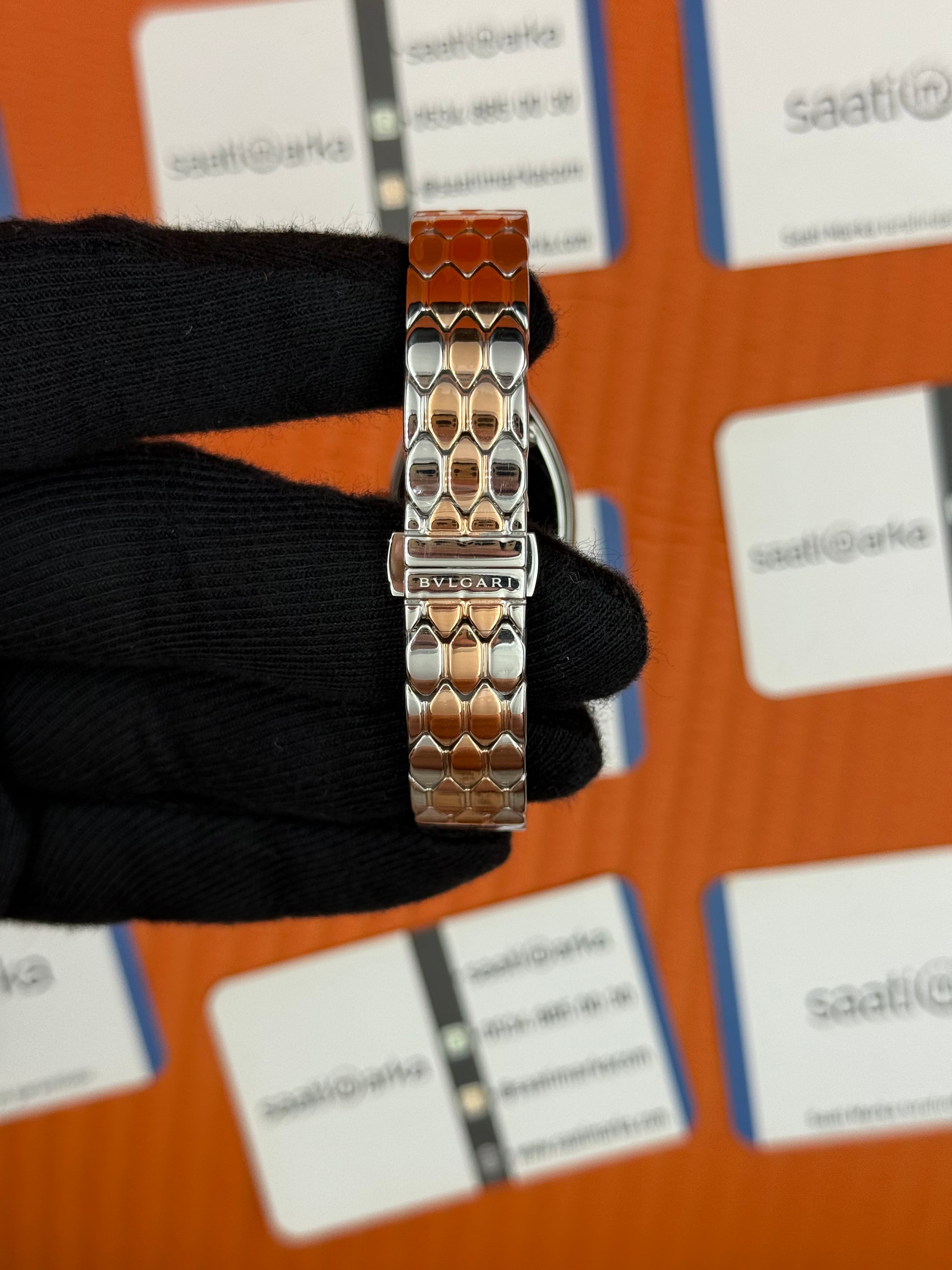 BVLGARİ serpenti seduttori taşlı bezel beyaz kadran rose kasa kordon kadın kol saati
