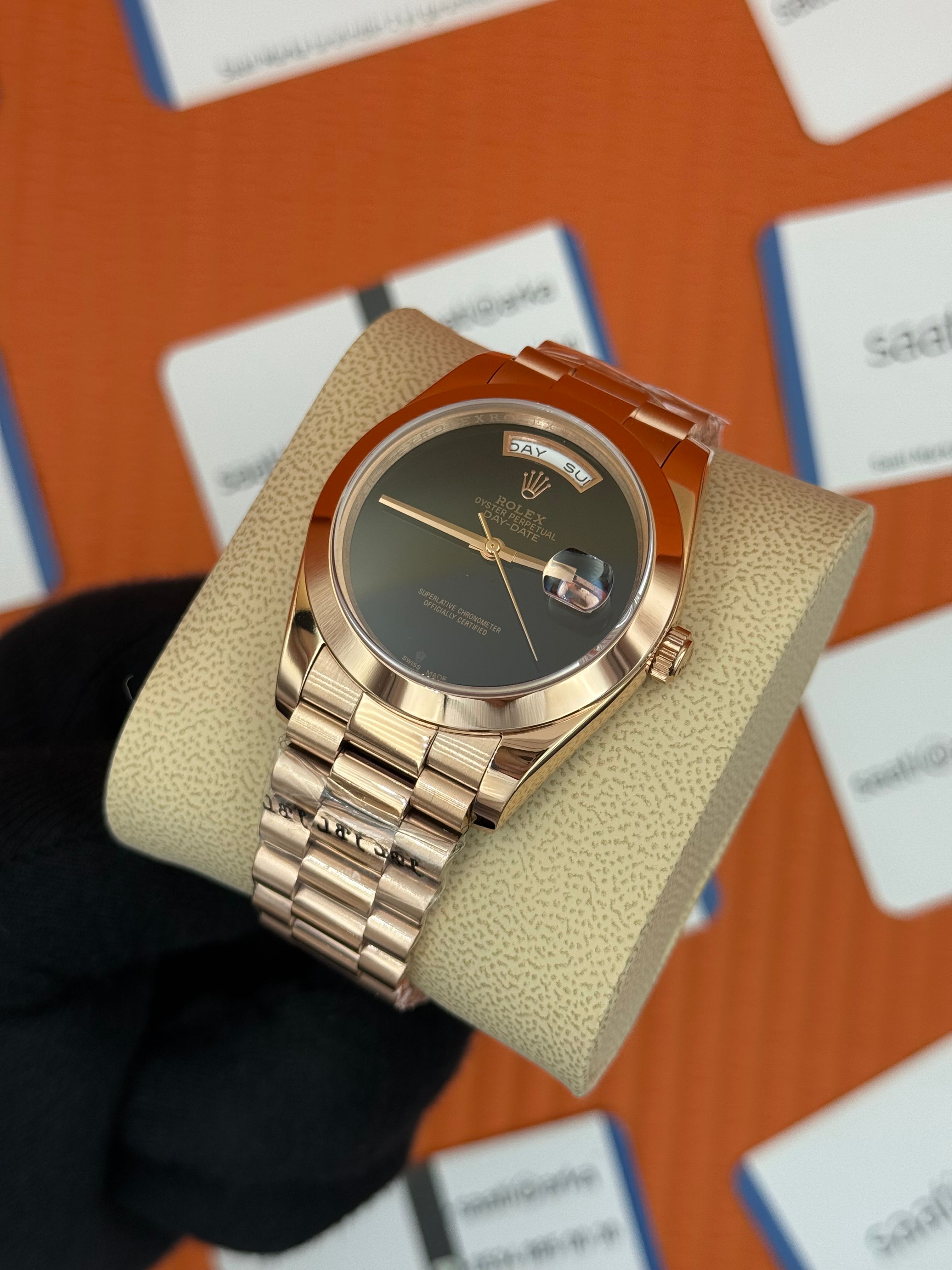 ROLEX Day Date siyah kadran rose kasa-kordon oyster