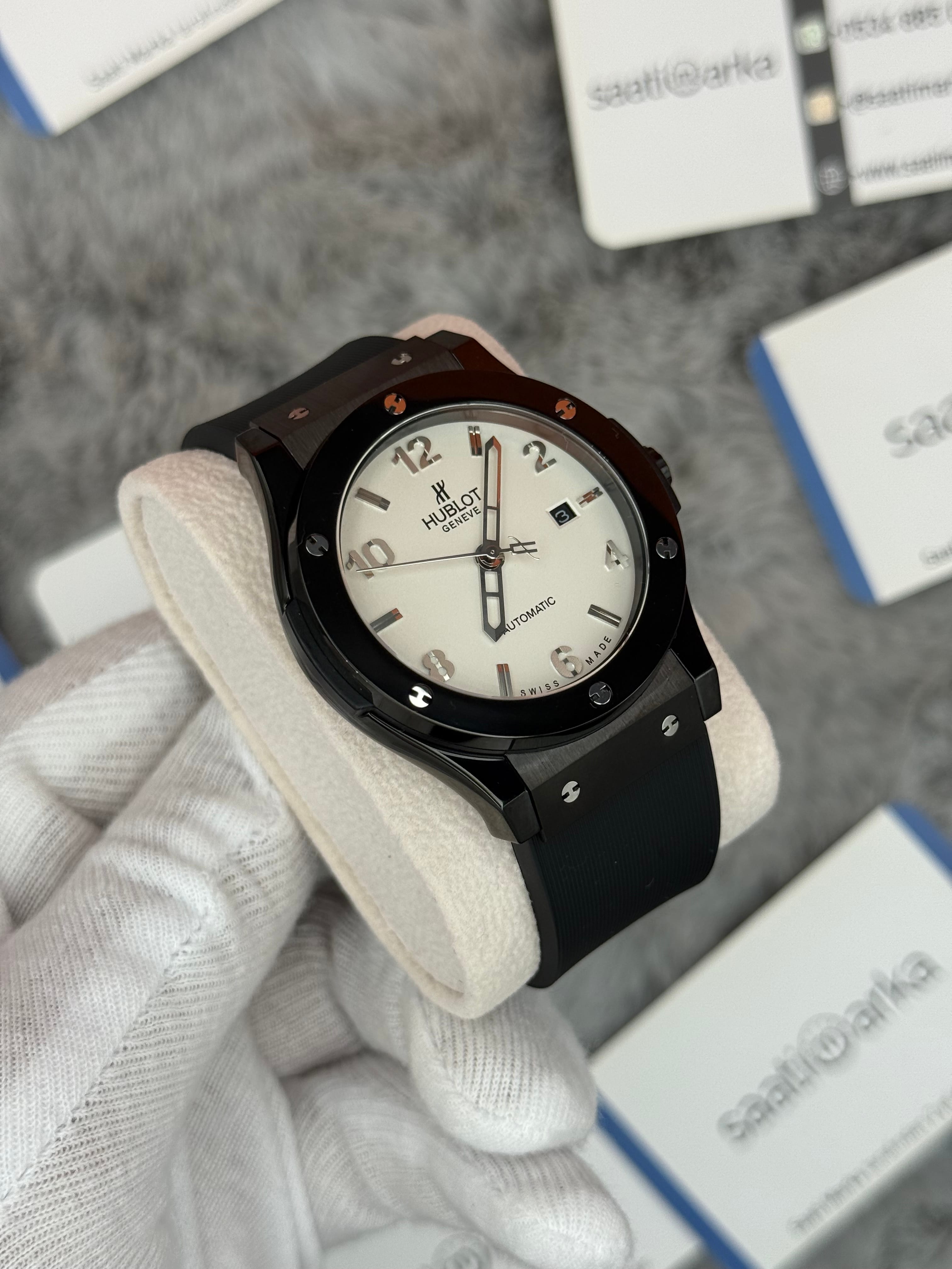 HUBLOT vendome 41mm siyah kasa beyaz kadran siyah kauçuk kordon erkek kol saati