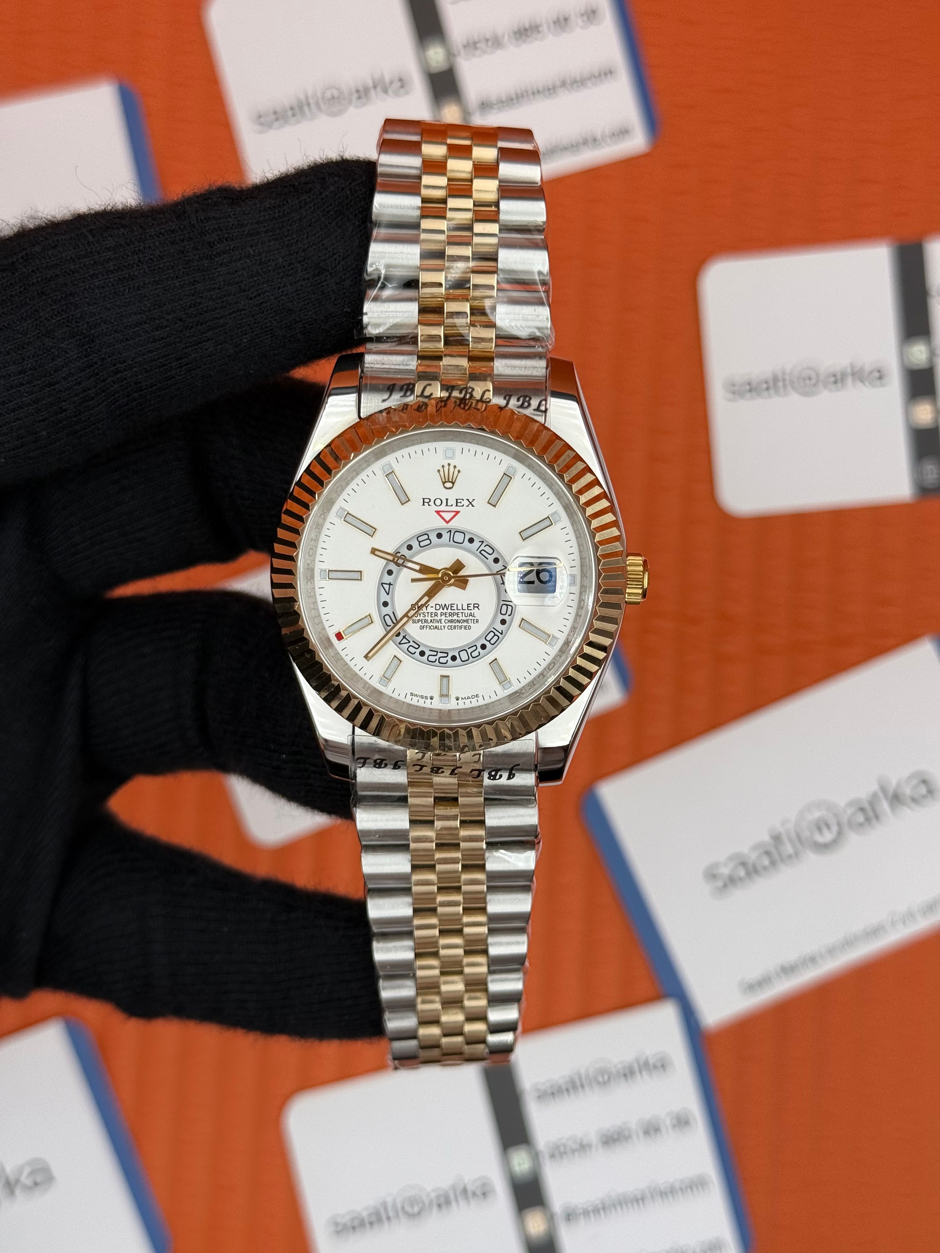 ROLEX Sky Dweller white dial jubile kordon gold silver kasa-kordon