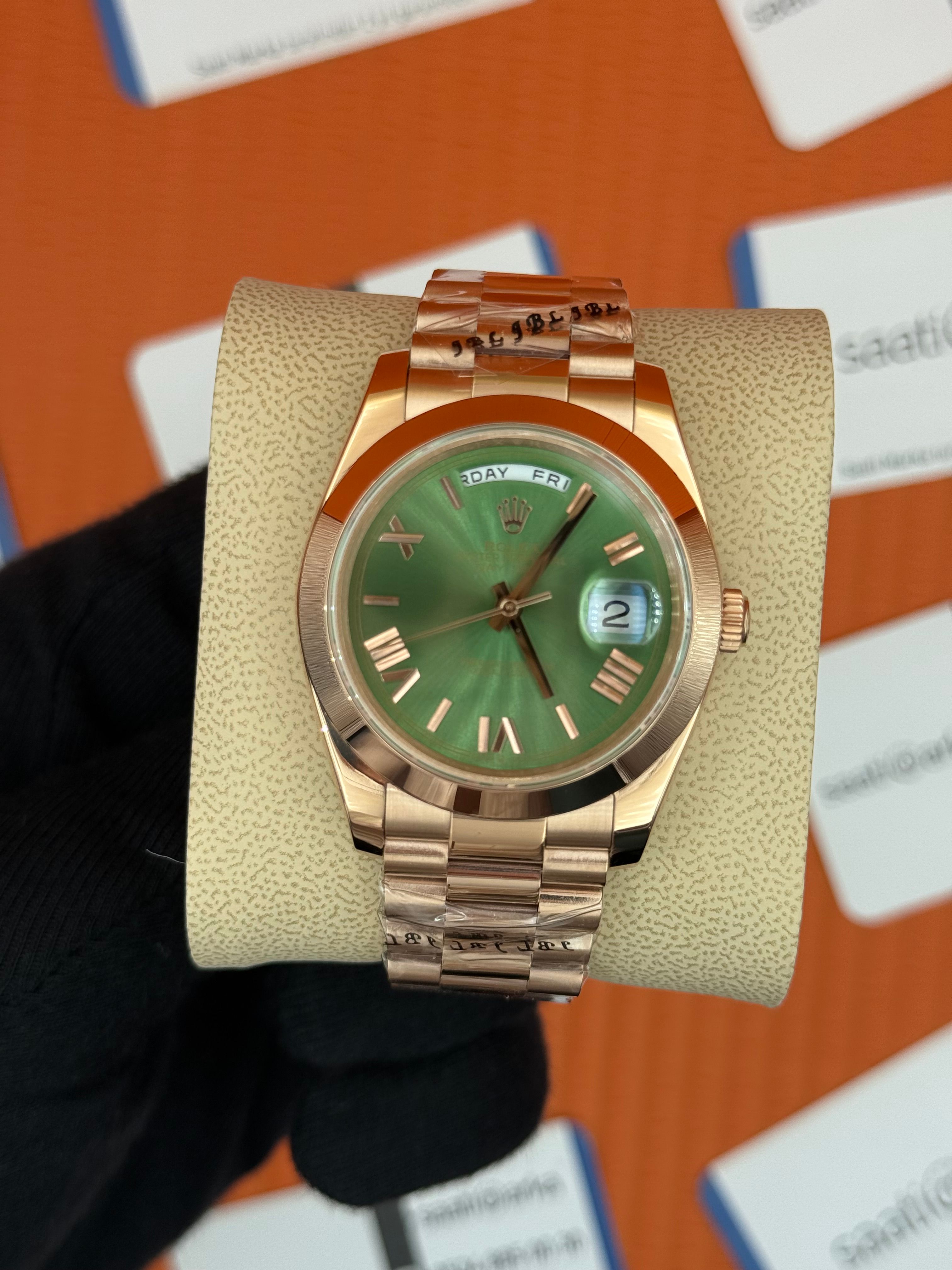 ROLEX Day Date roma rakamlı yeşil kadran rose kasa-kordon oyster