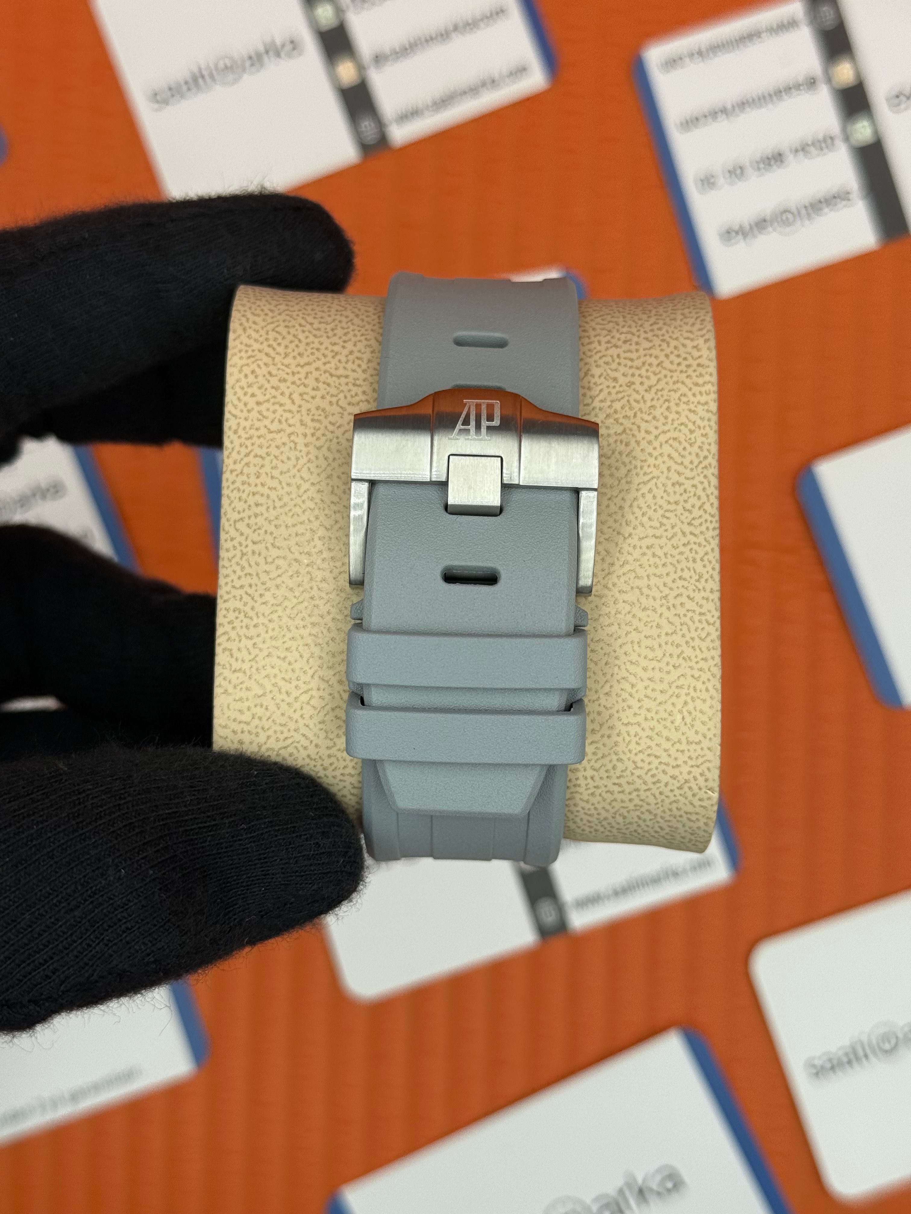 AUDEMARS PİGUET ROYAL OAK KAUÇUK GRİ KORDON OTOMATİK MEKANİZMA 