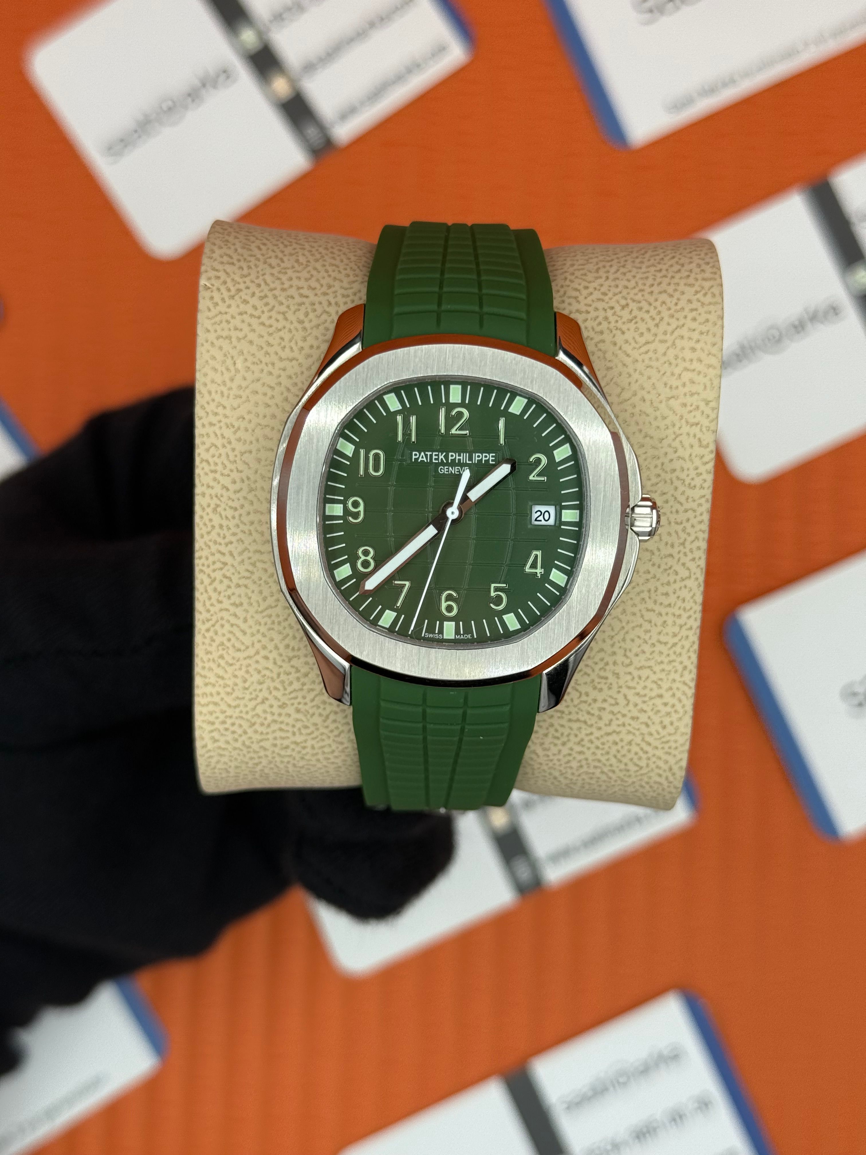 PATEK PHILIPPE AQUANAUT YEŞİL KAUÇUK KORDON YEŞİL KADRAN SİLVER KASA 