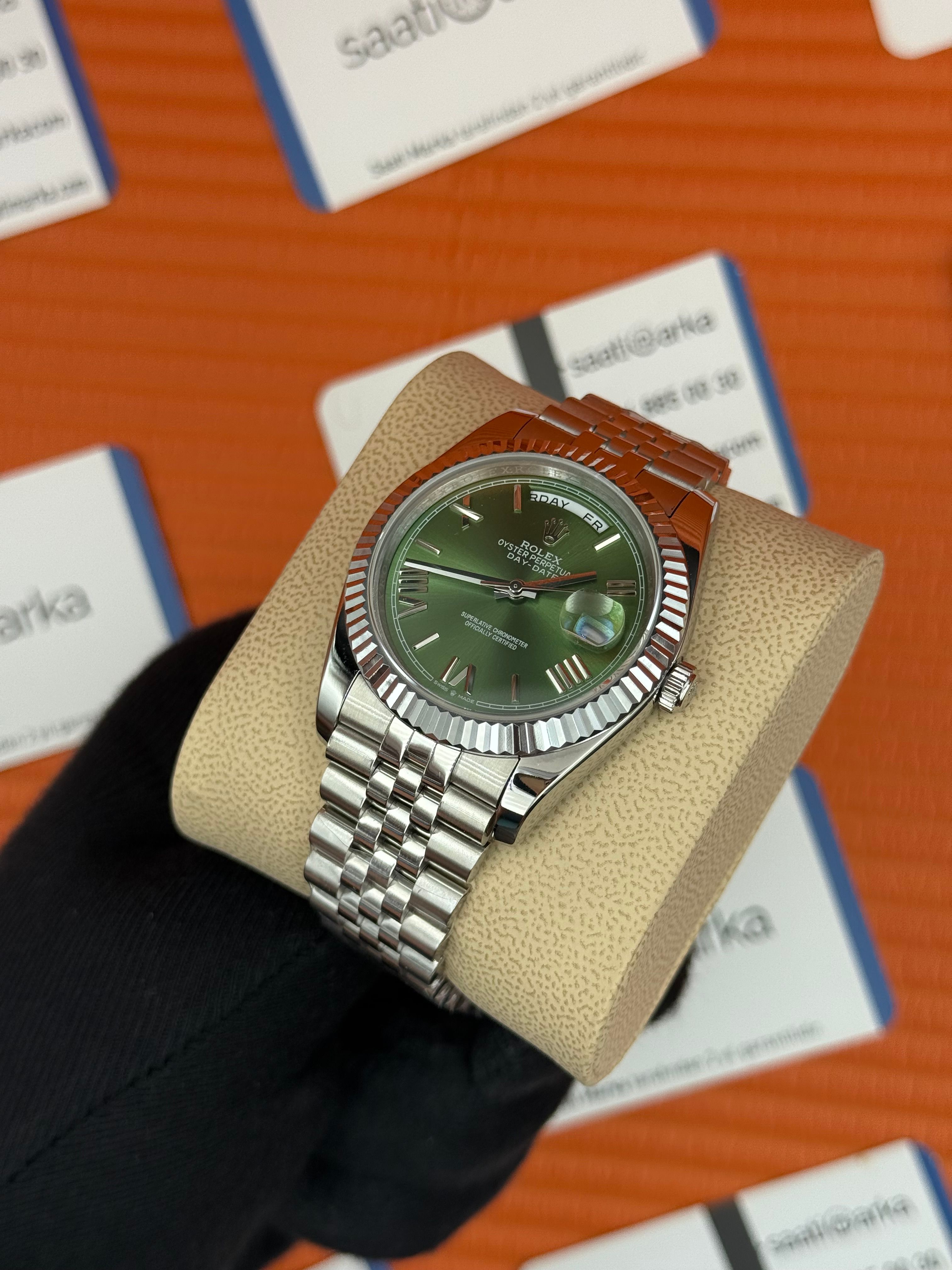 ROLEX Day Date roma rakamlı yeşil kadran silver jubilee kordon