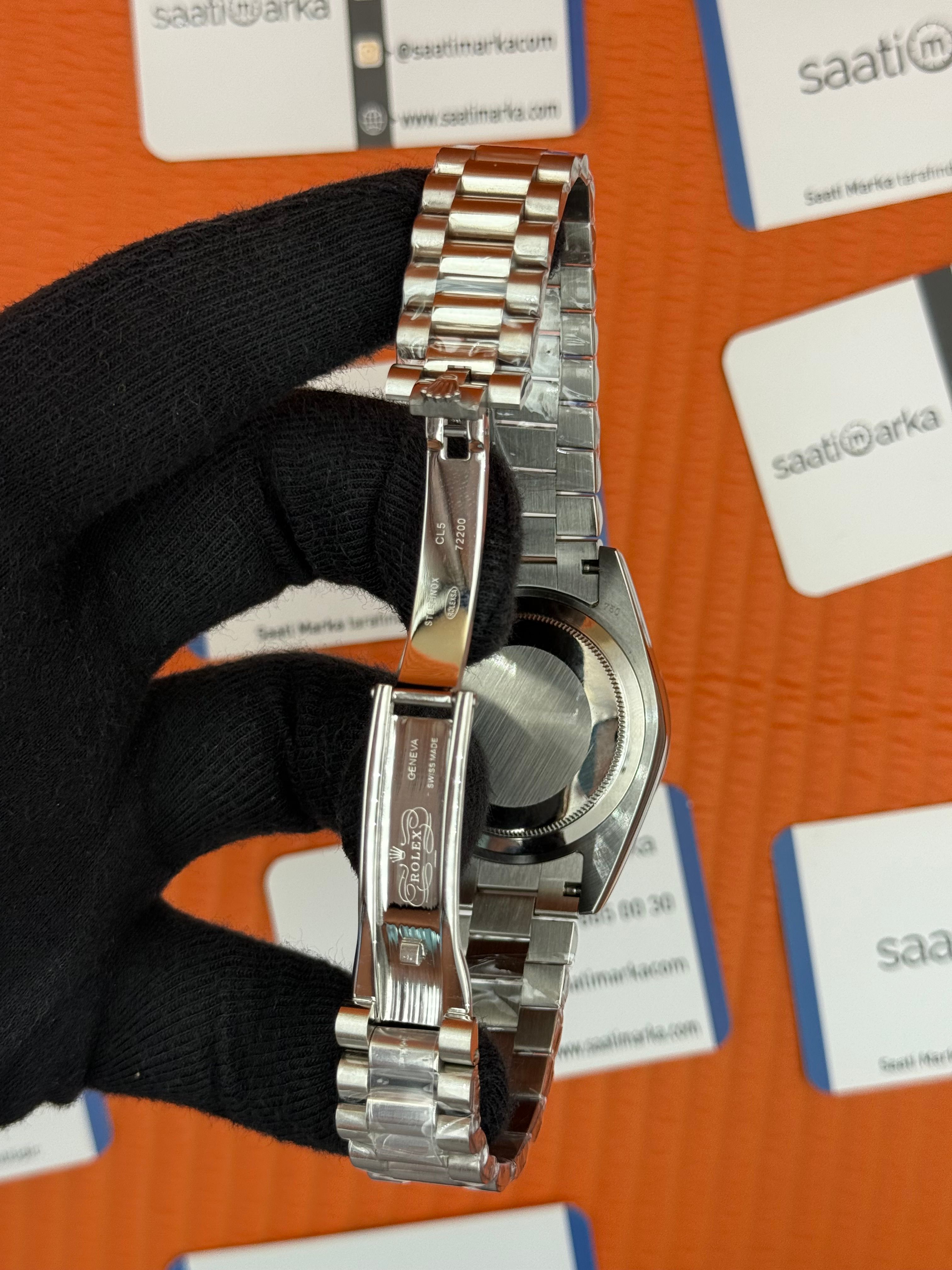 ROLEX Day Date taşlı bezel-kardan silver president kordon