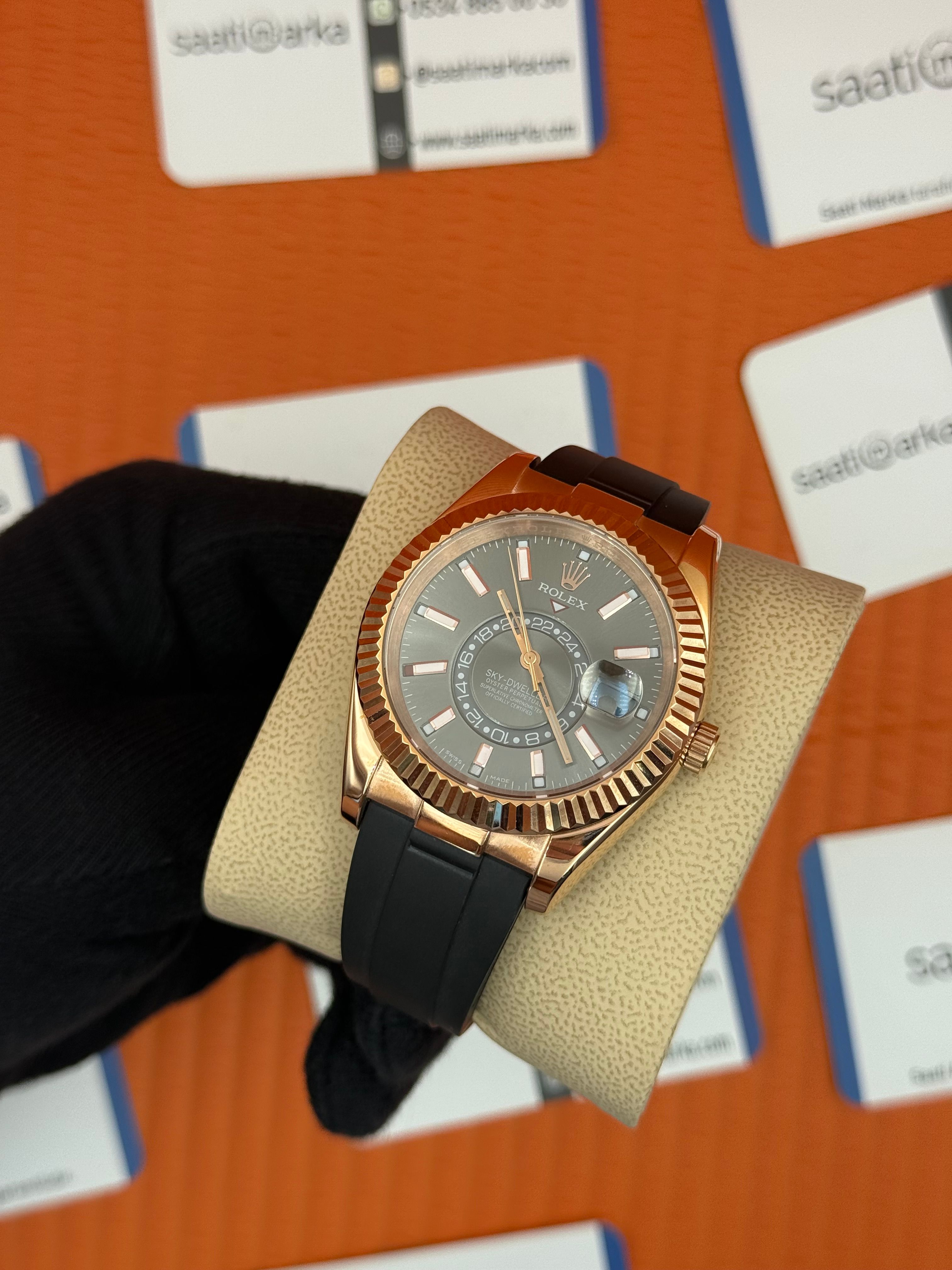 ROLEX Sky Dweller grey dial rose siyah kauçuk kordon