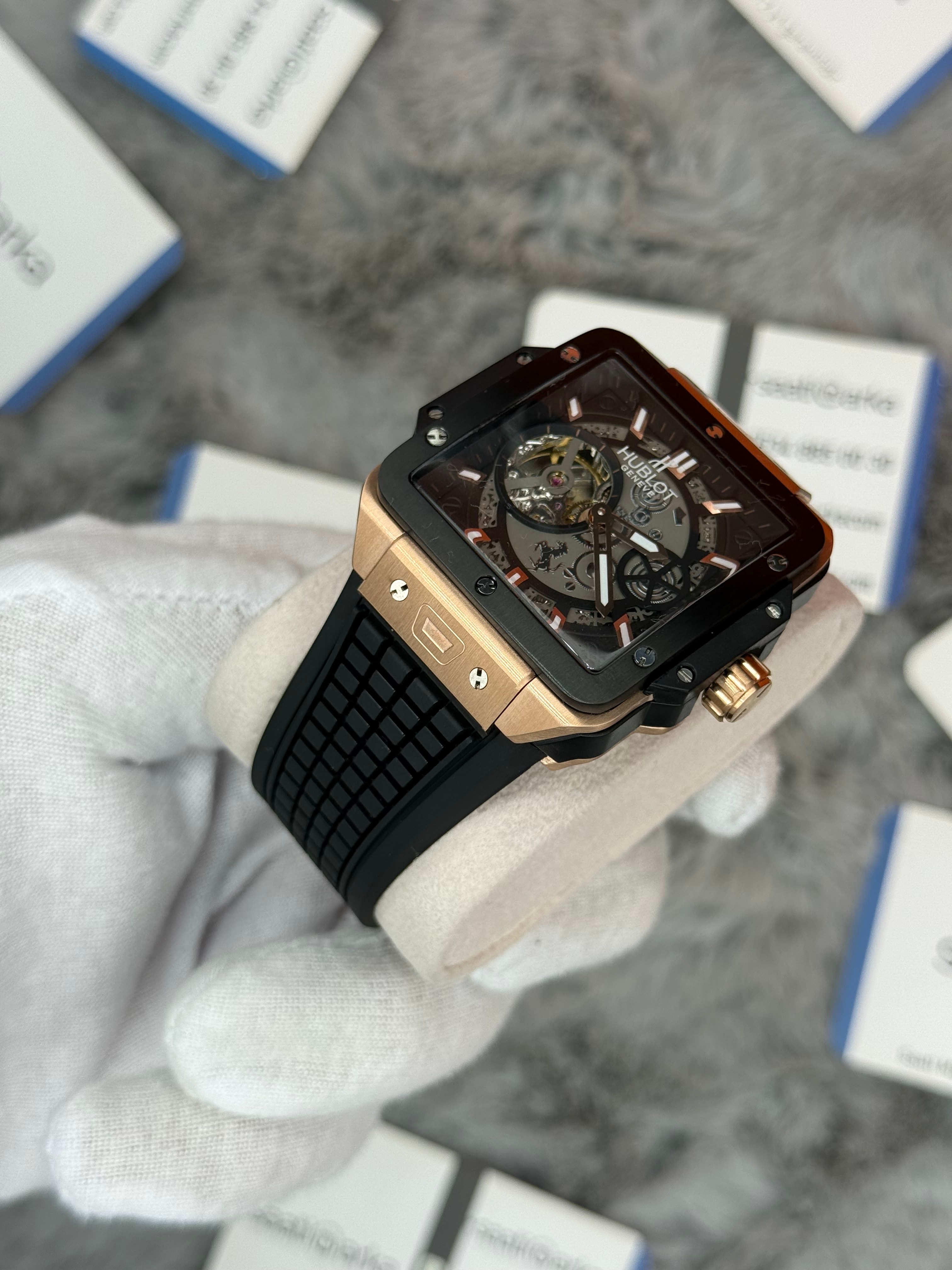 HUBLOT square bang tourbillon 42mm rose kasa siyah bezel siyah kauçuk kordon erkek kol saati
