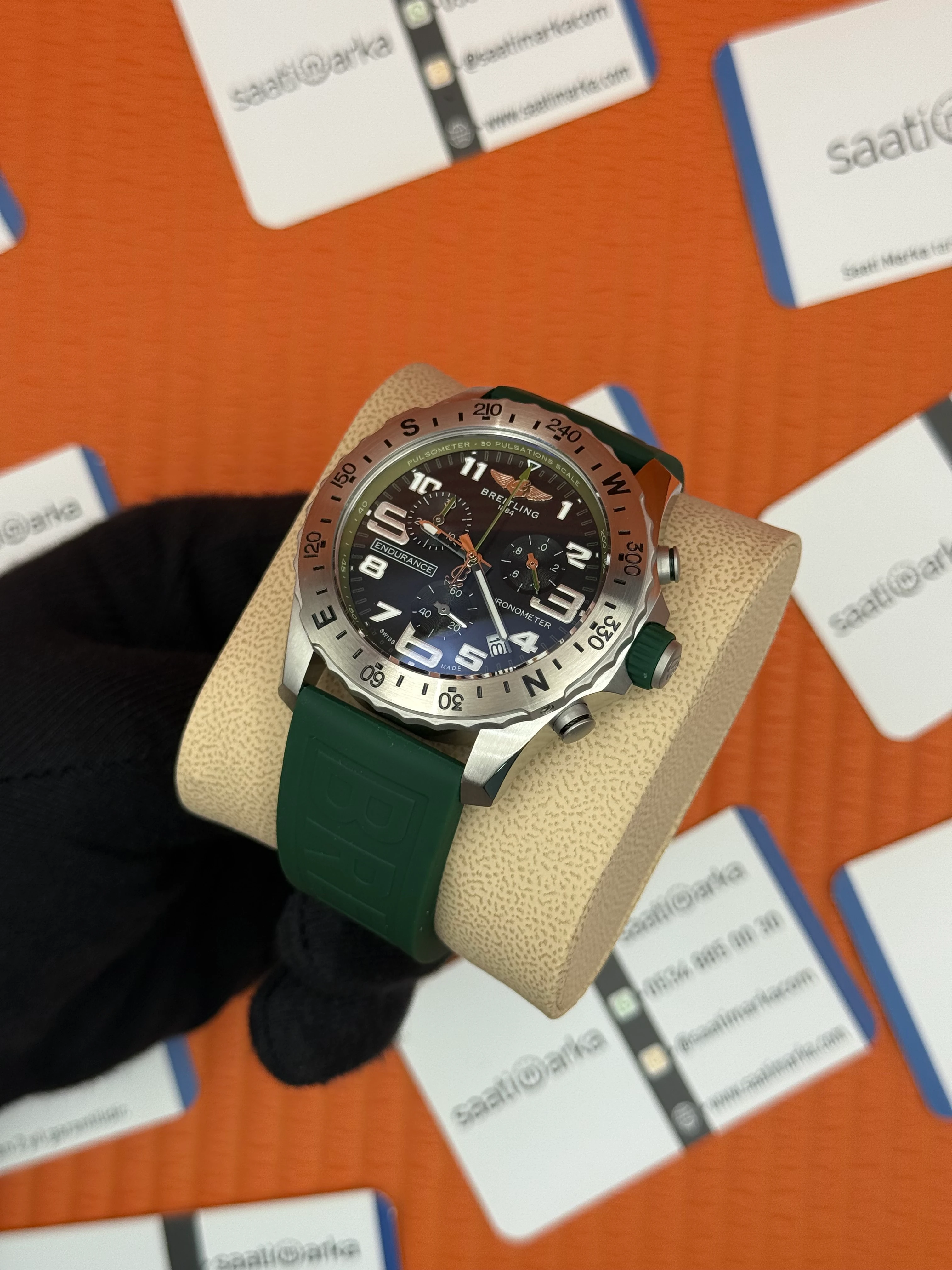 BREITLING Endurnace yeşil kauçuk kordon siyah kadran çelik kasa
