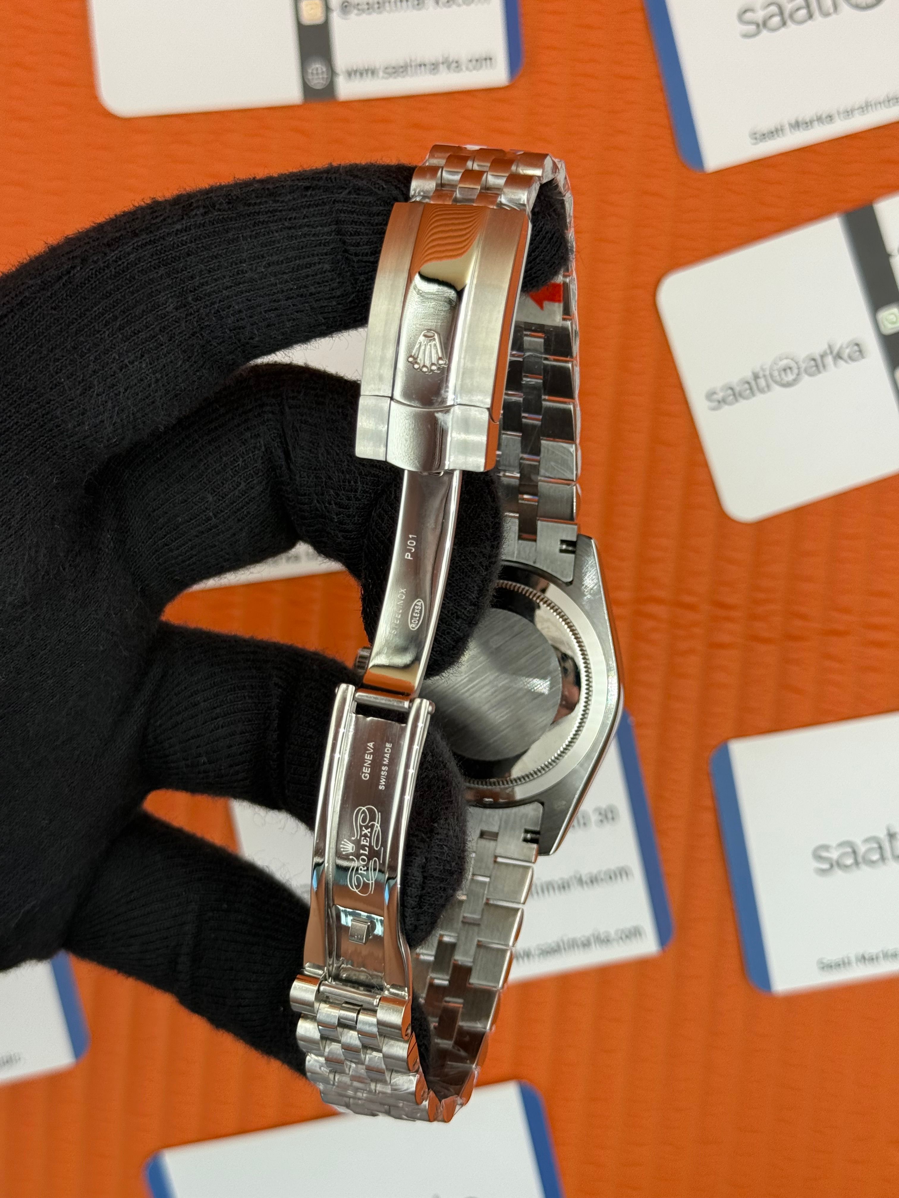 ROLEX Datejust roma rakamlı black dial silver jubilee kordon