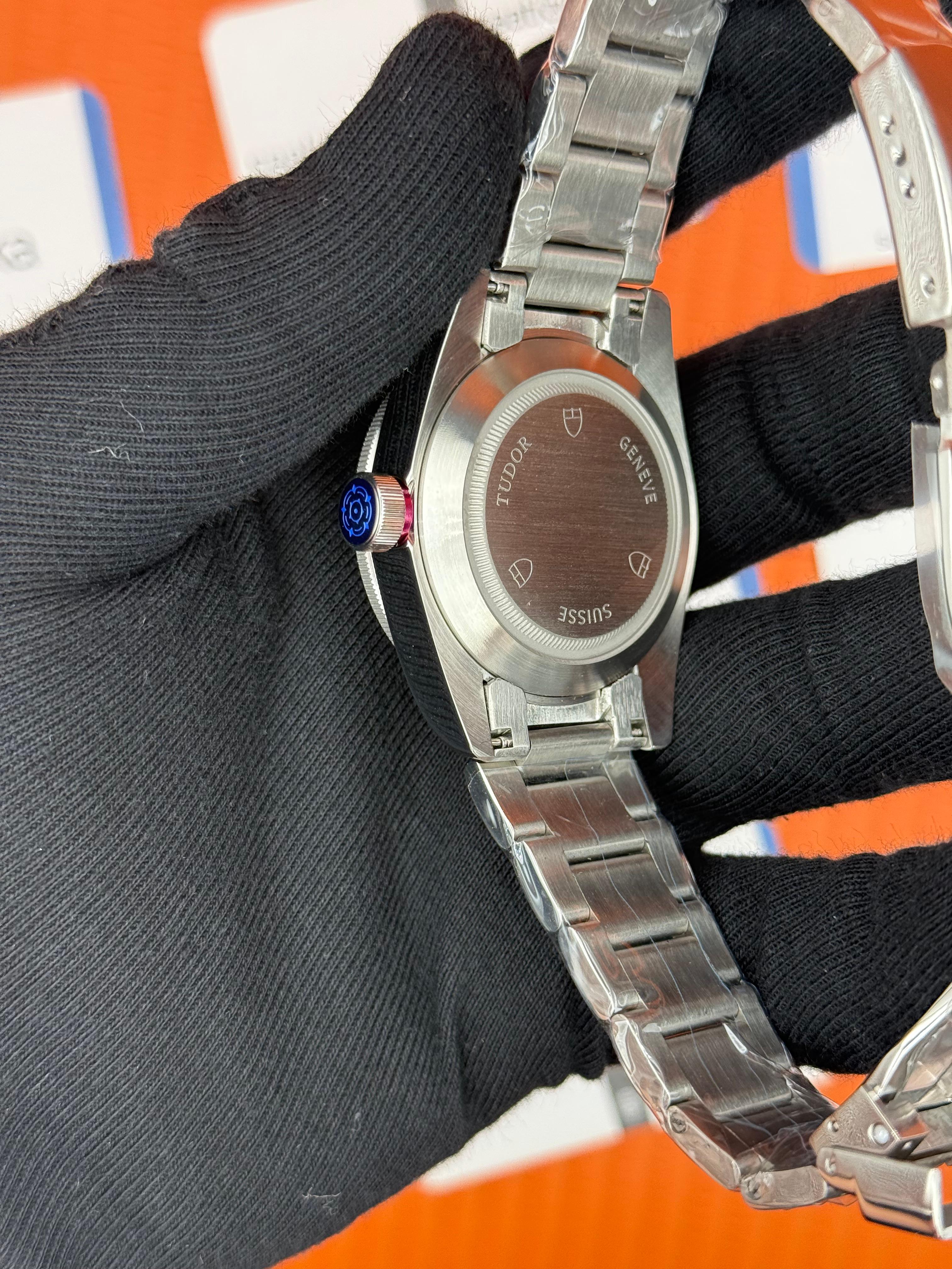 TUDOR black bey siyah kadran  mor bezel silver kasa kordon 41mm erkek kol saati