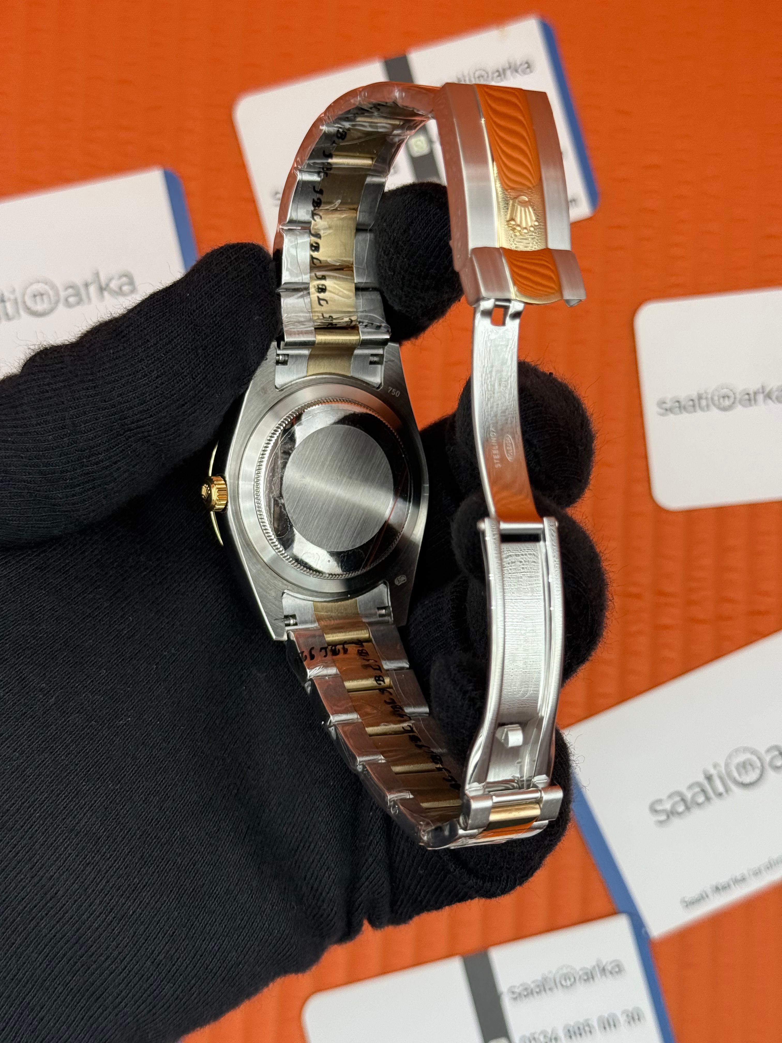 ROLEX Sky Dweller champagne dial oyster kordon gold silver kasa-kordon