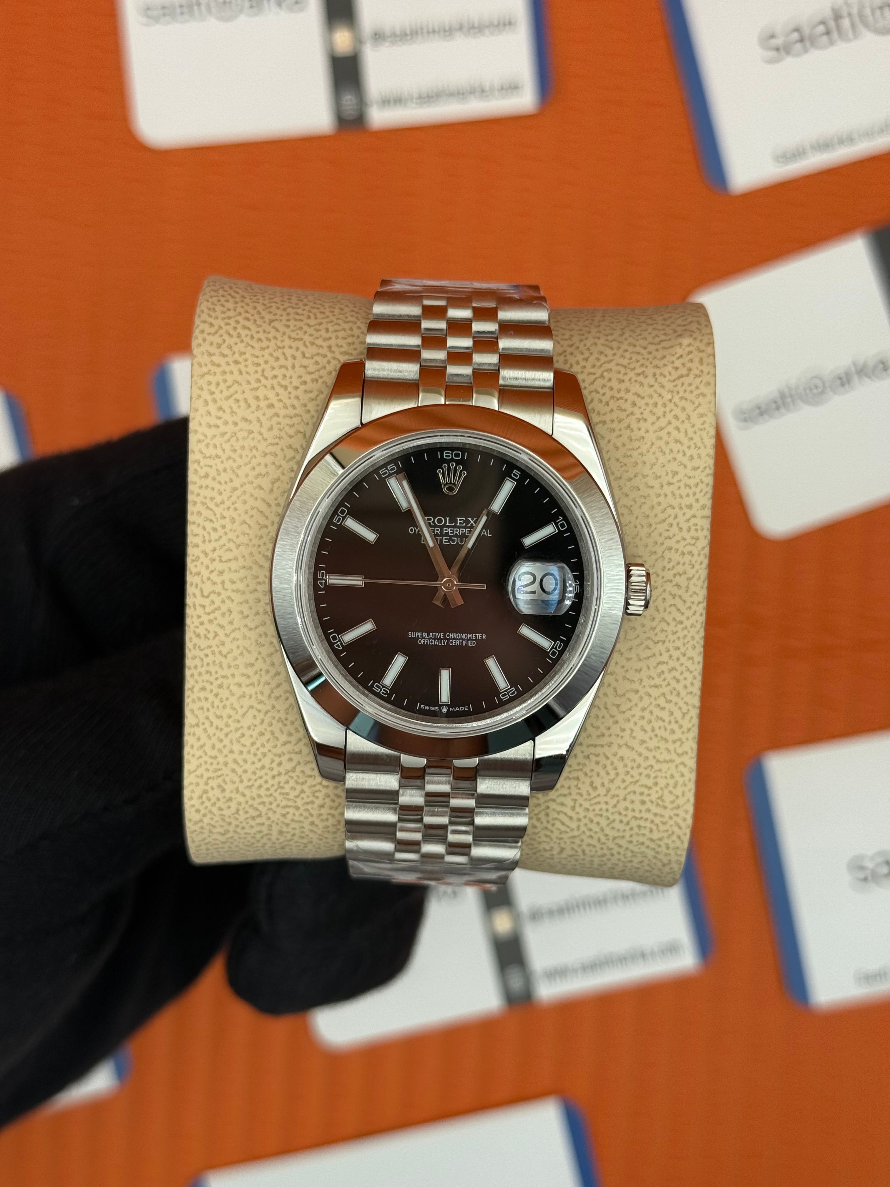 ROLEX Datejust black dial silver jubilee kordon