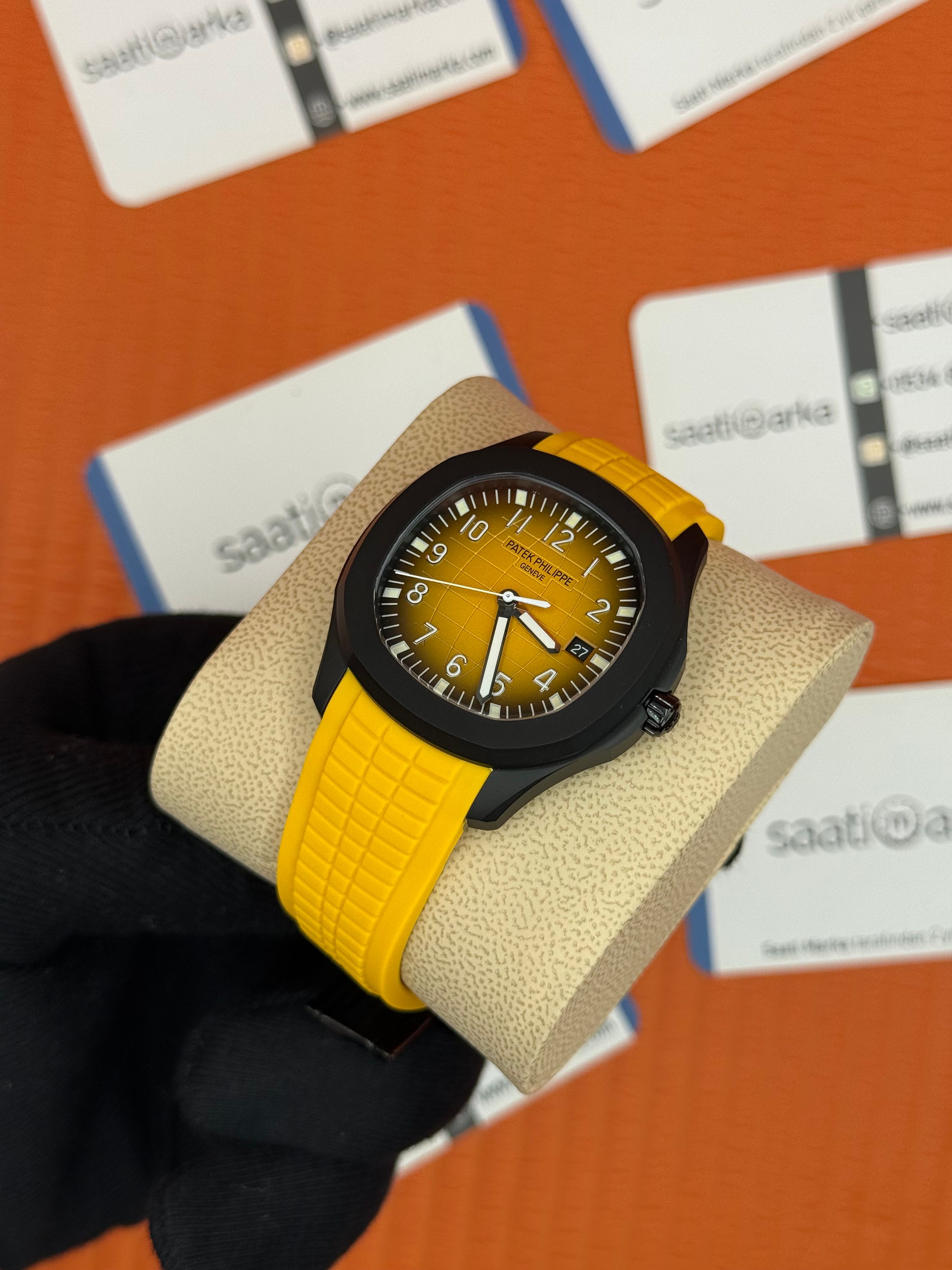 PATEK PHILIPPE Aquanaut sarı kadran sarı kauçuk kordon çelik siyah kasa