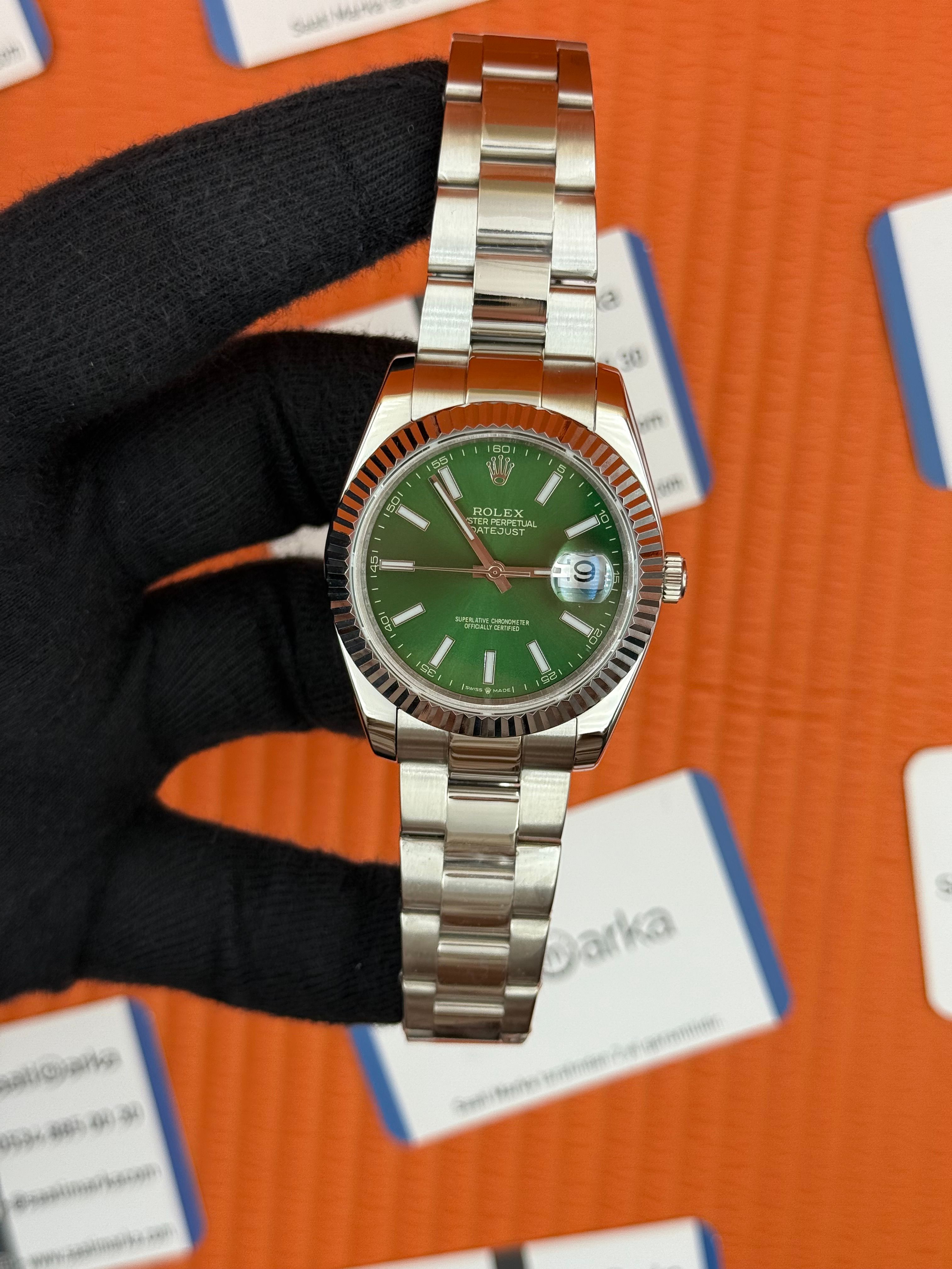 ROLEX Datejust green dial silver oyster kordon
