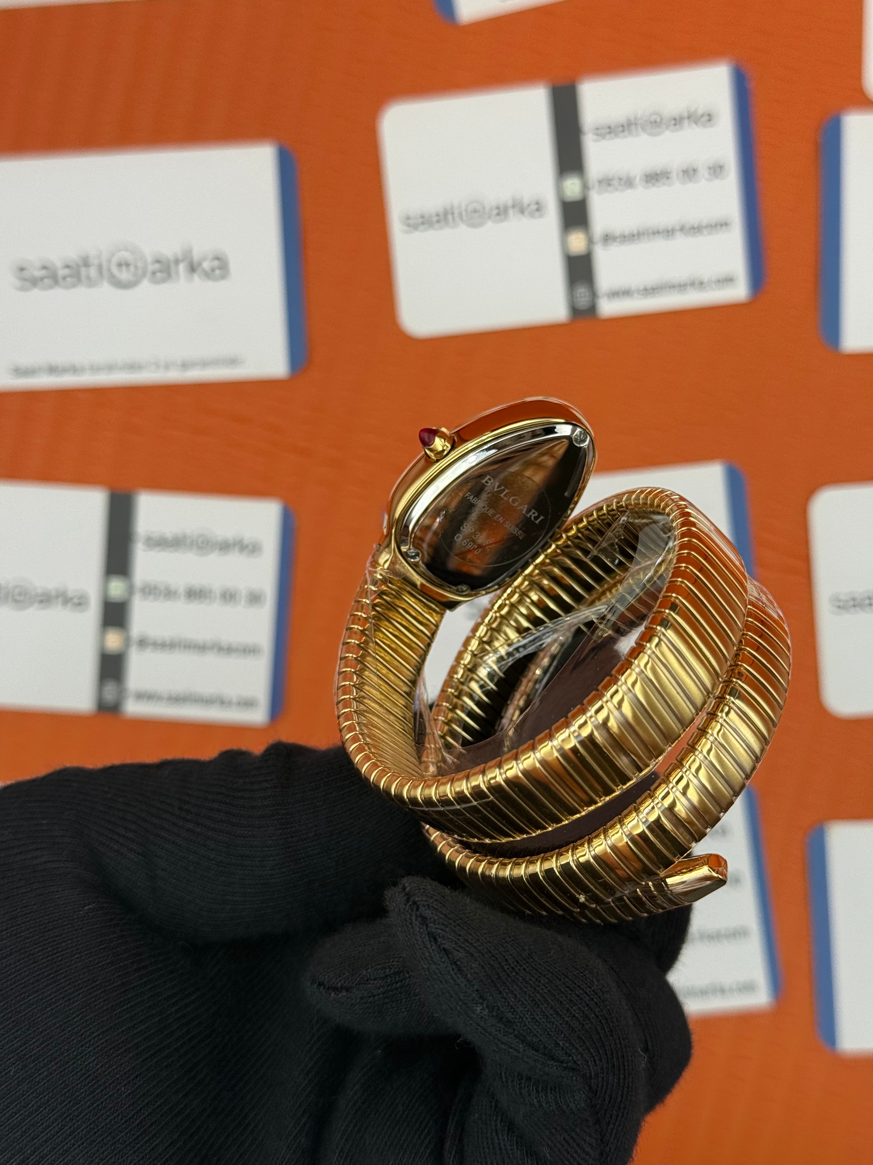 BVLGARİ serpenti çift sarma gold kordon taşlı bezel siyah kadran kadın kol saati