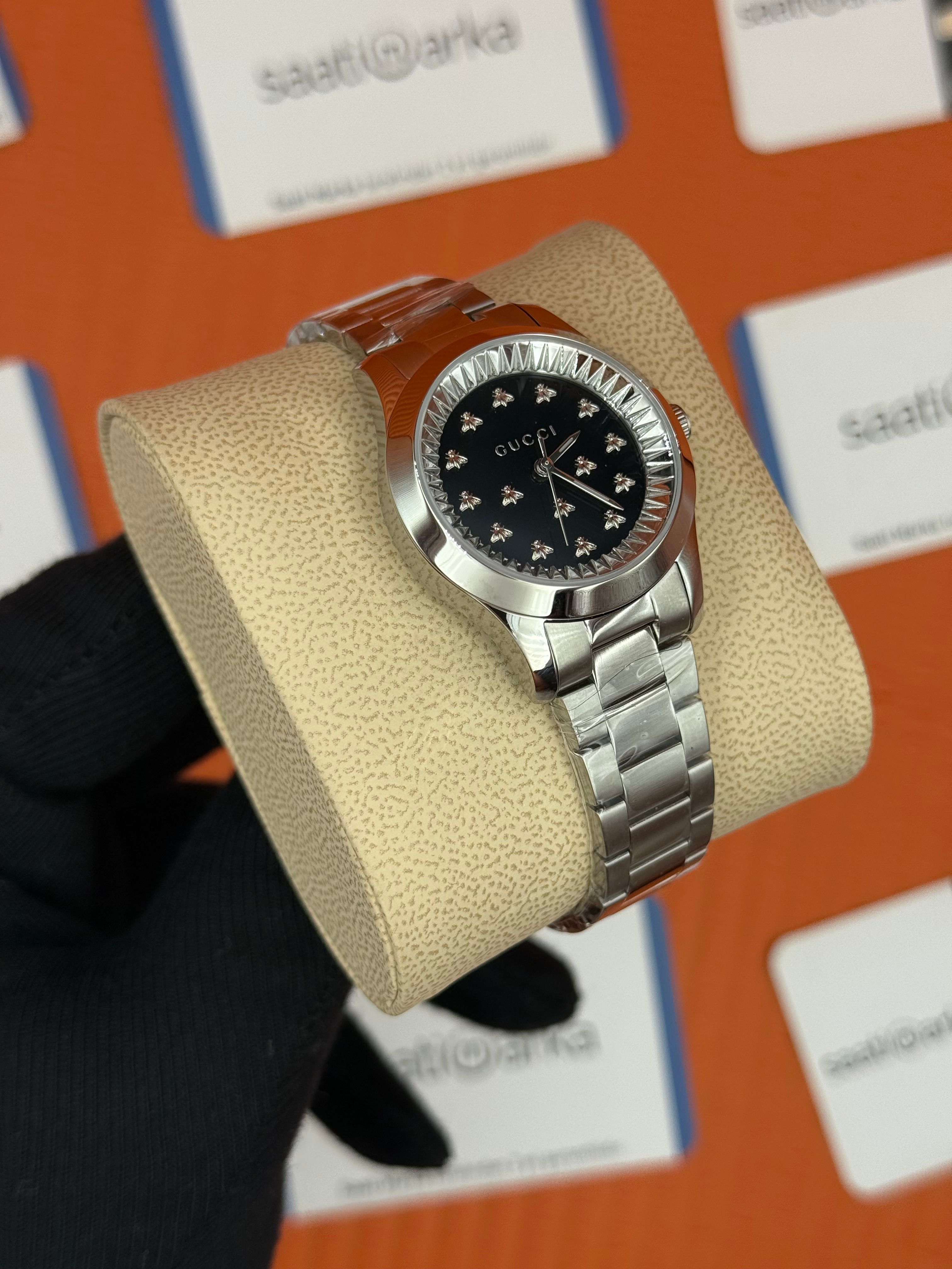 GUCCI YA126283 siyah kadran silver kasa kordon kadın kol saati