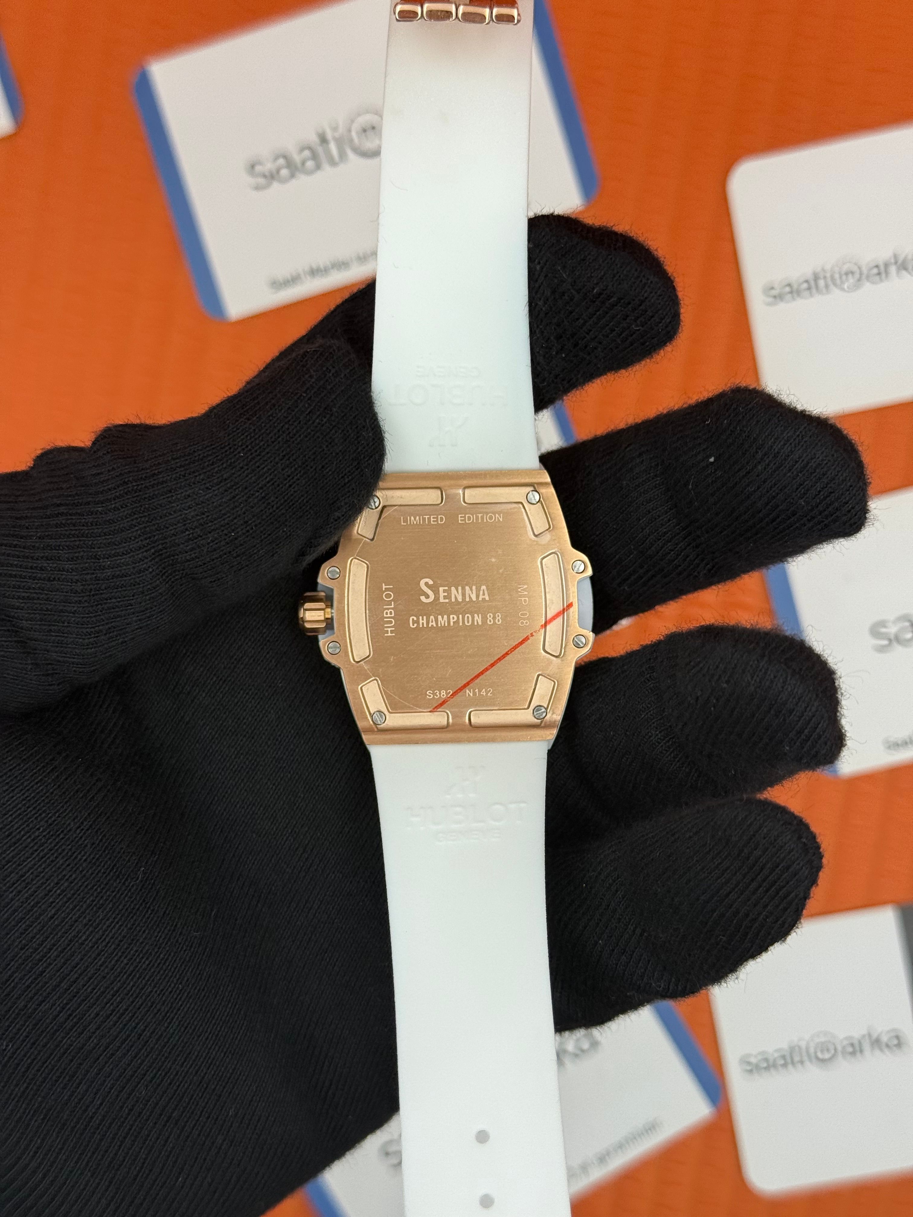 HUBLOT taşlı bezel rose kasa beyaz kadran beyaz kauçuk kordon kadın kol saati