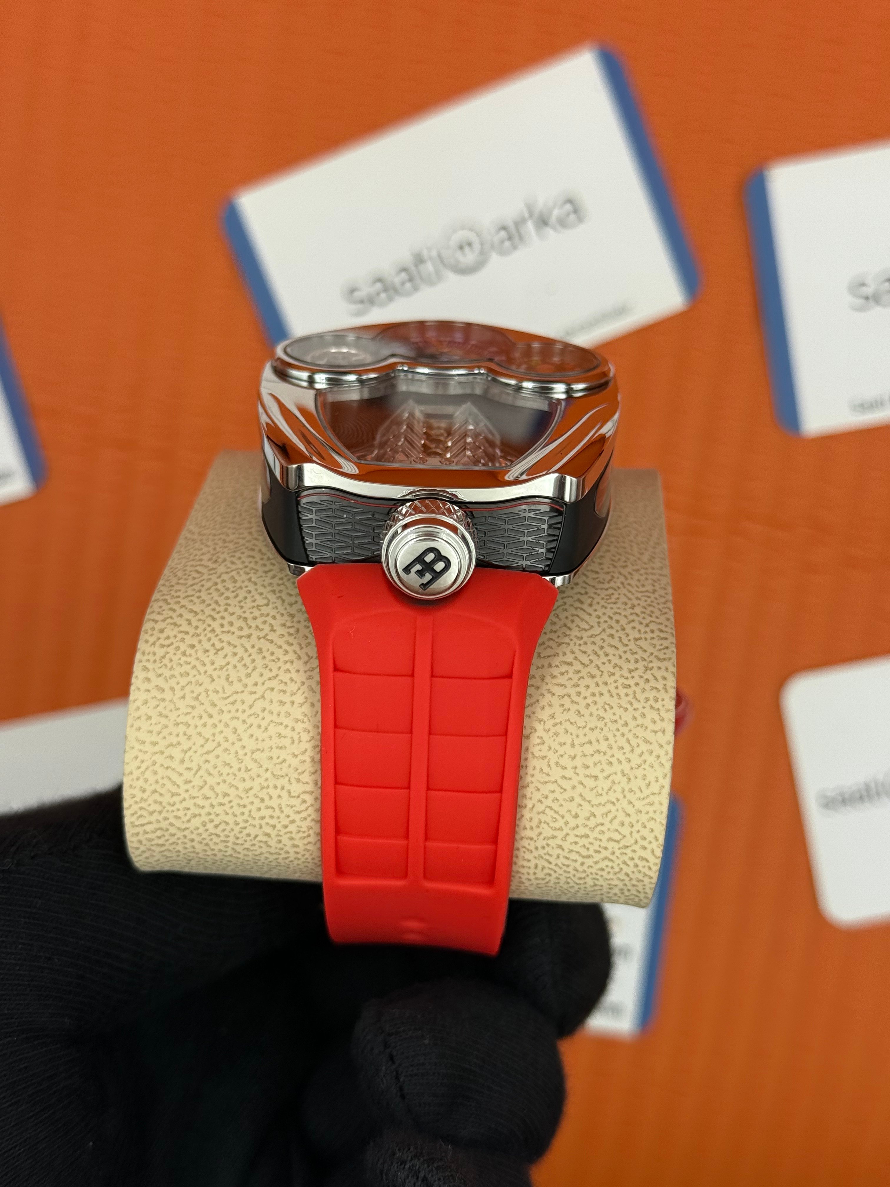 JACOB&CO BUGATTI turbllon kadran kırmızı kauçuk kordon silver kasa 