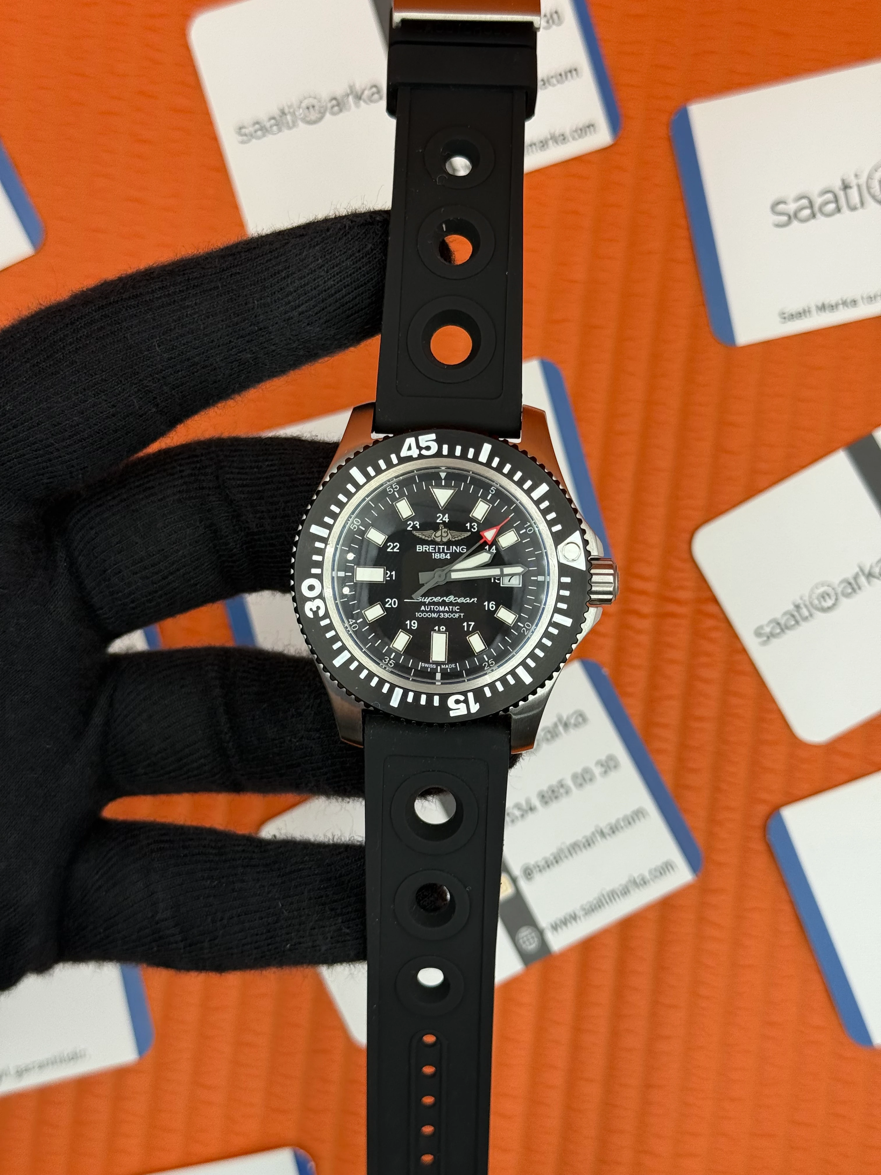 BREITLING Superocean black dial bezel siyah kauçuk kordon çelik kasa