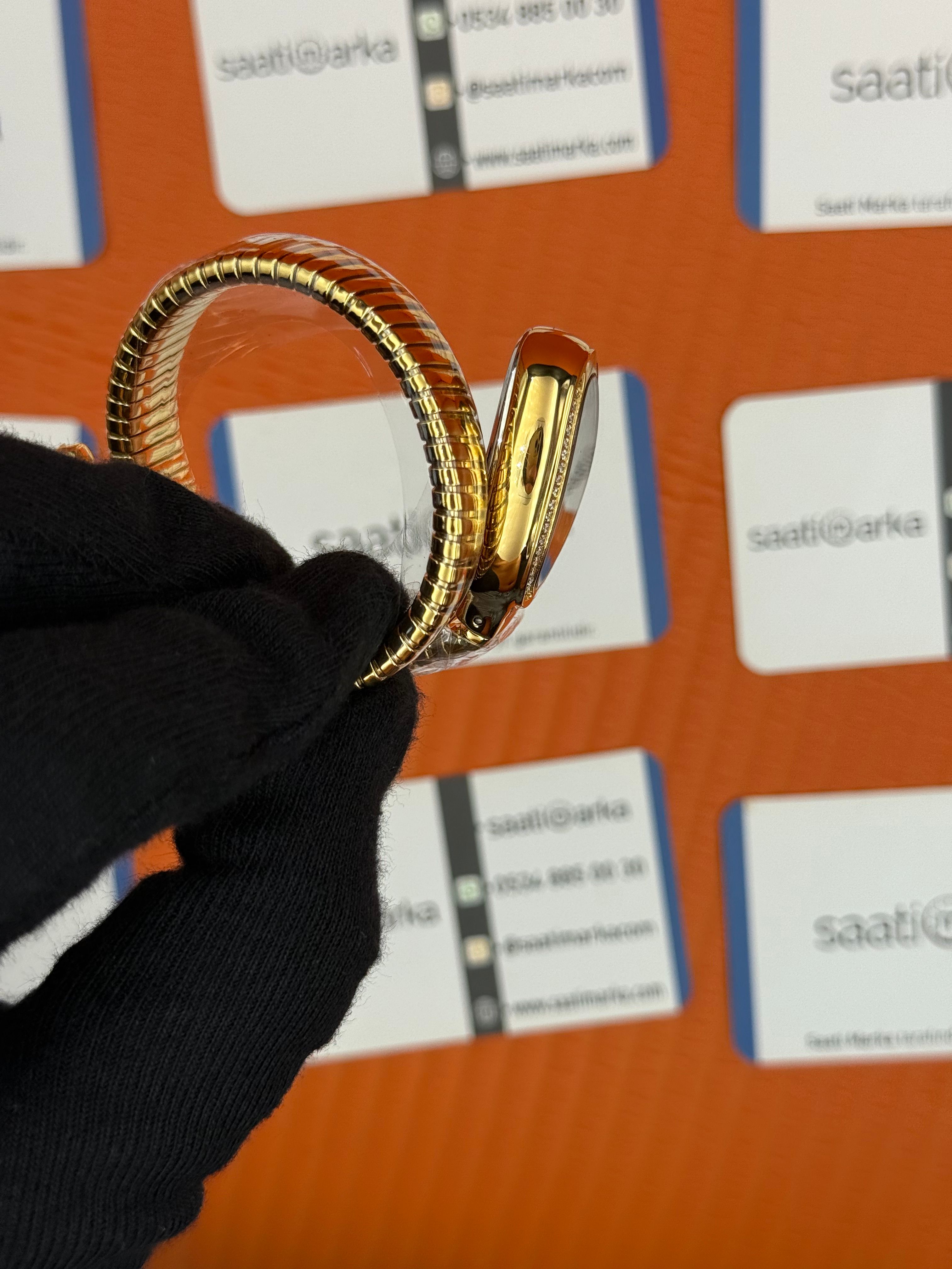 BVLGARİ serpenti tek sarma gold kordon taşlı bezel yeşil kadran kadın kol saati