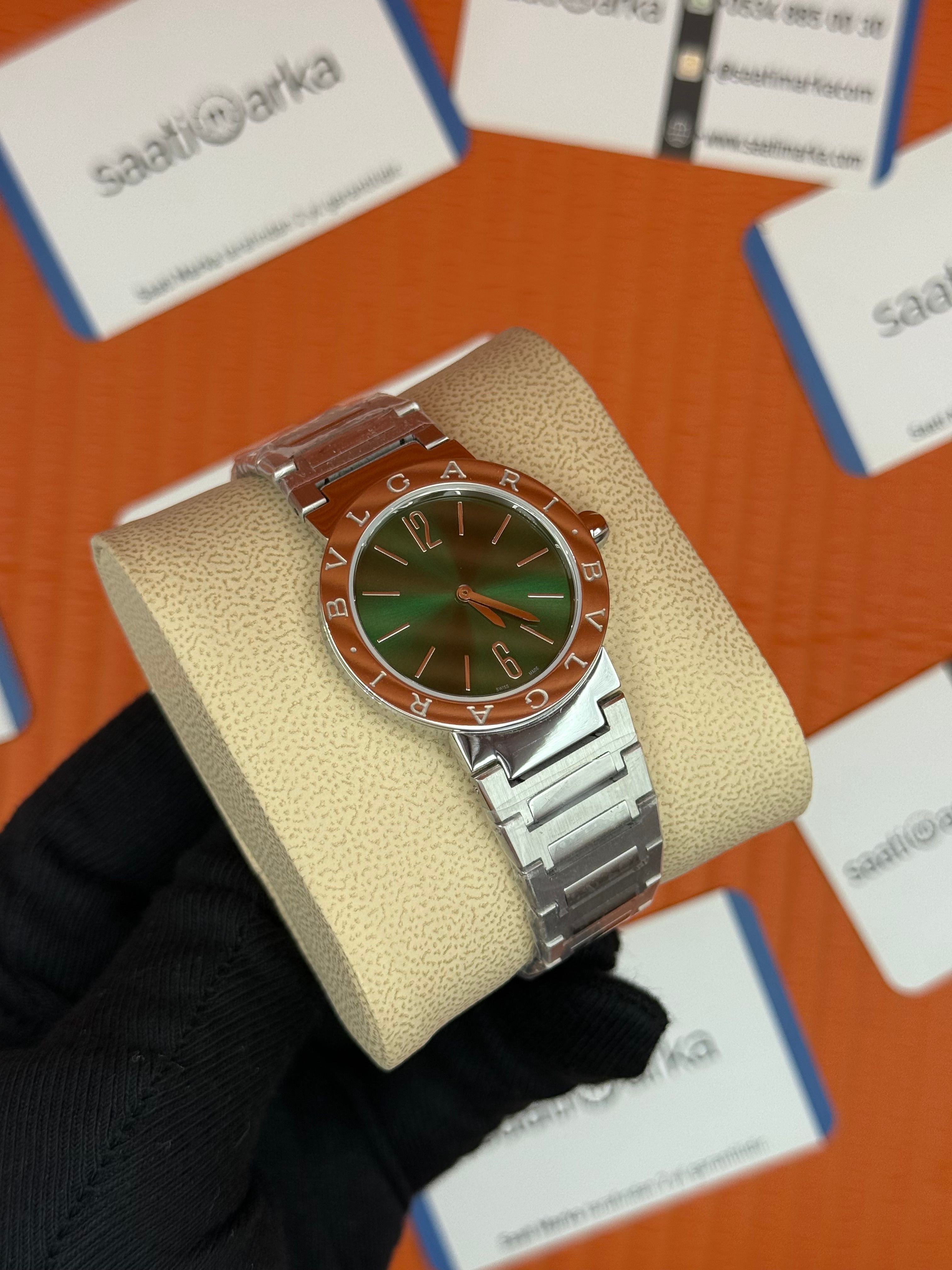 BVLGARI yeşil kadran silver kasa kordon kadın kol saati