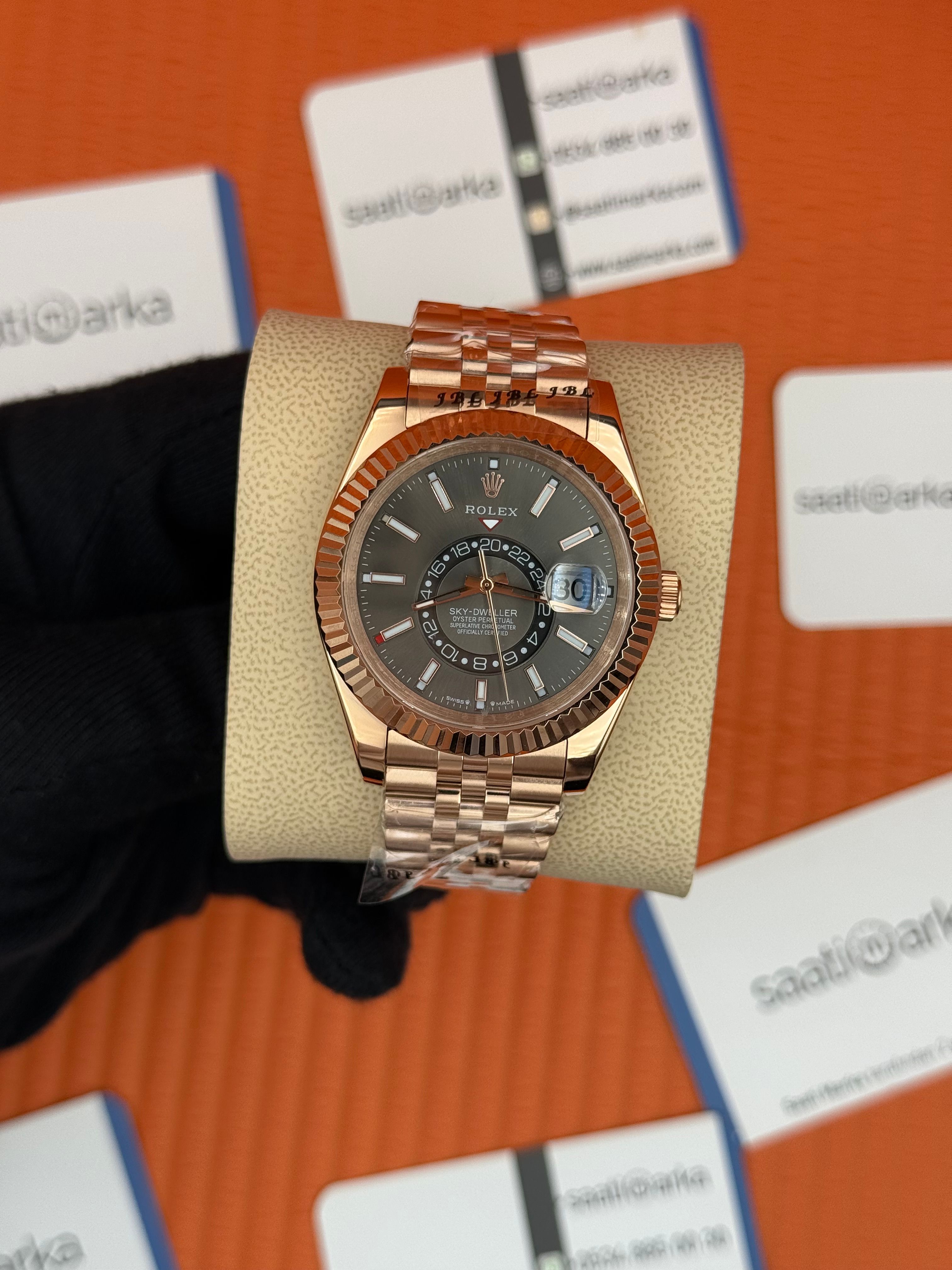 ROLEX Sky Dweller gray dial jubilee kordon rose kasa-kordon