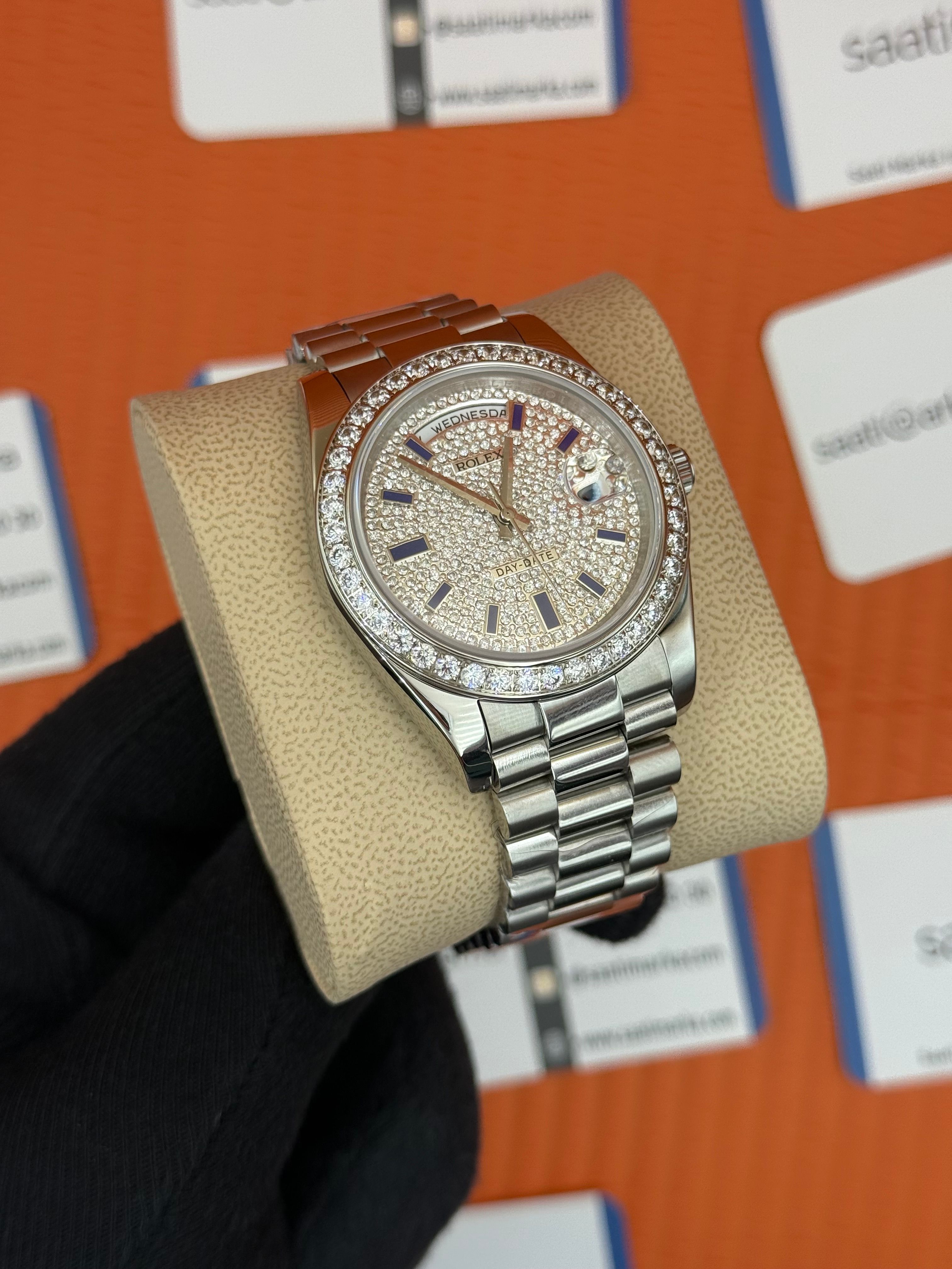 ROLEX Day Date taşlı bezel-kardan silver president kordon