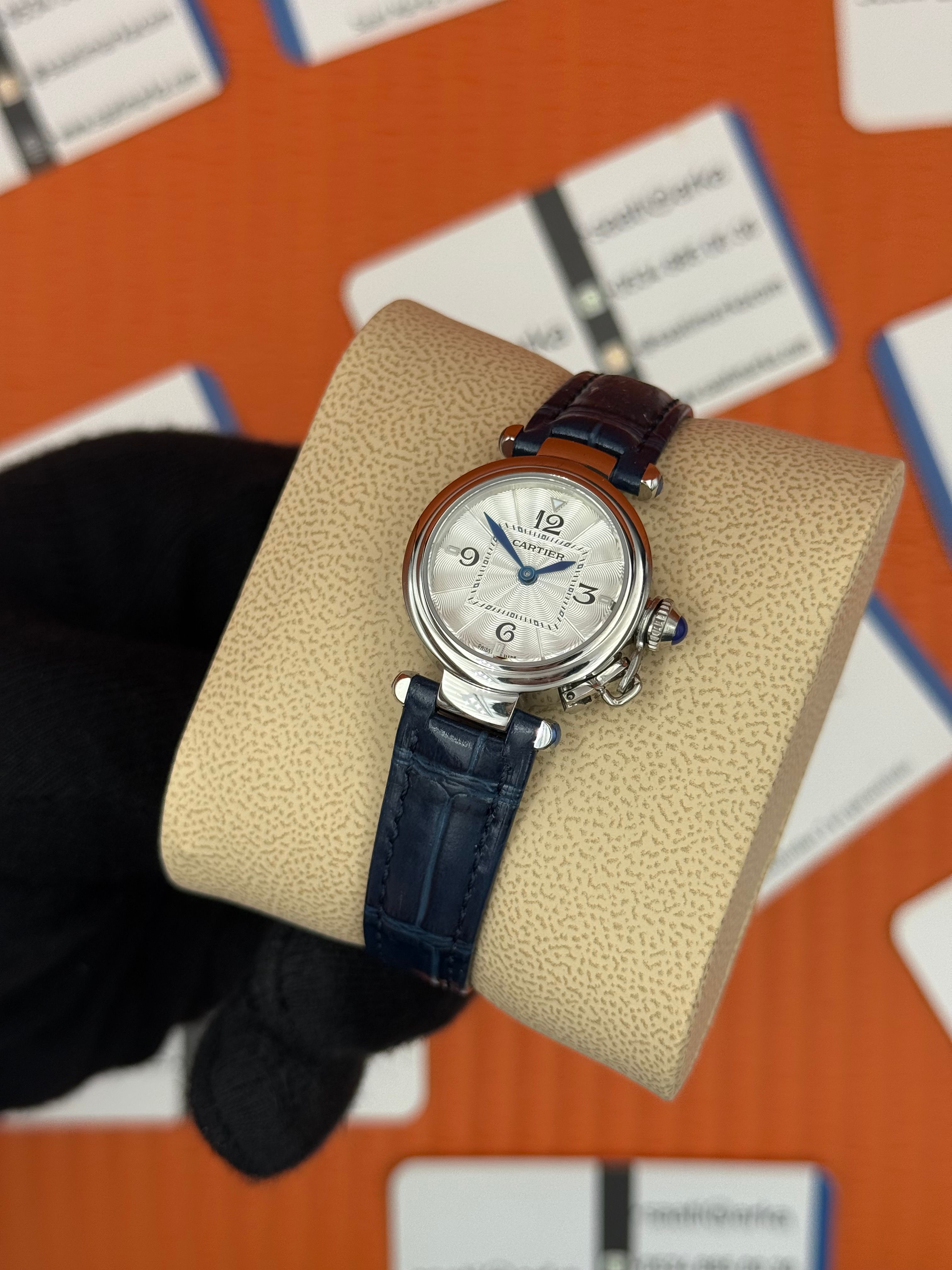 CARTIER Pasha 27mm kadın kol saati silver kasa lacivert deri kordon