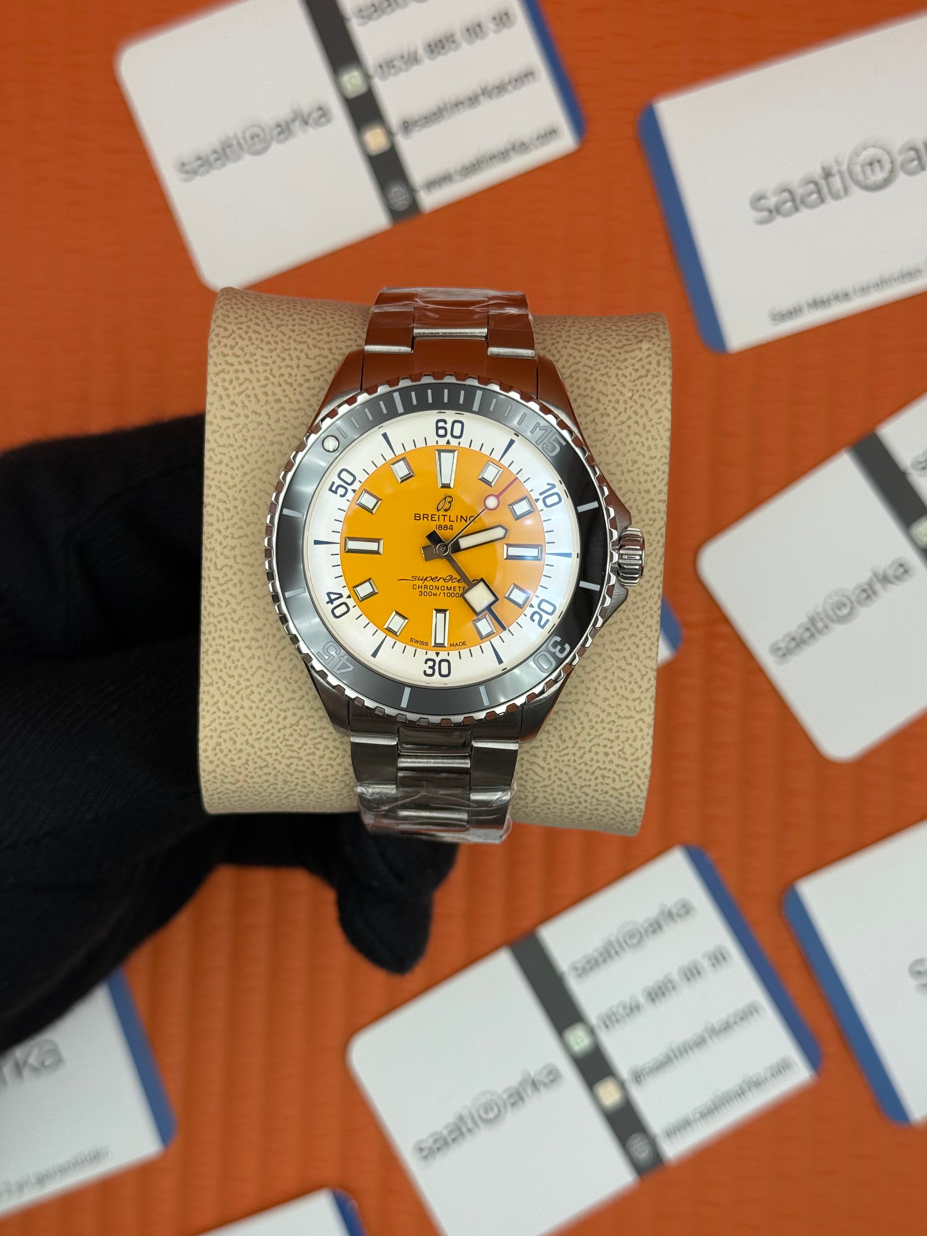 BREITLING Superocean çelik kasa kordon saro kadran