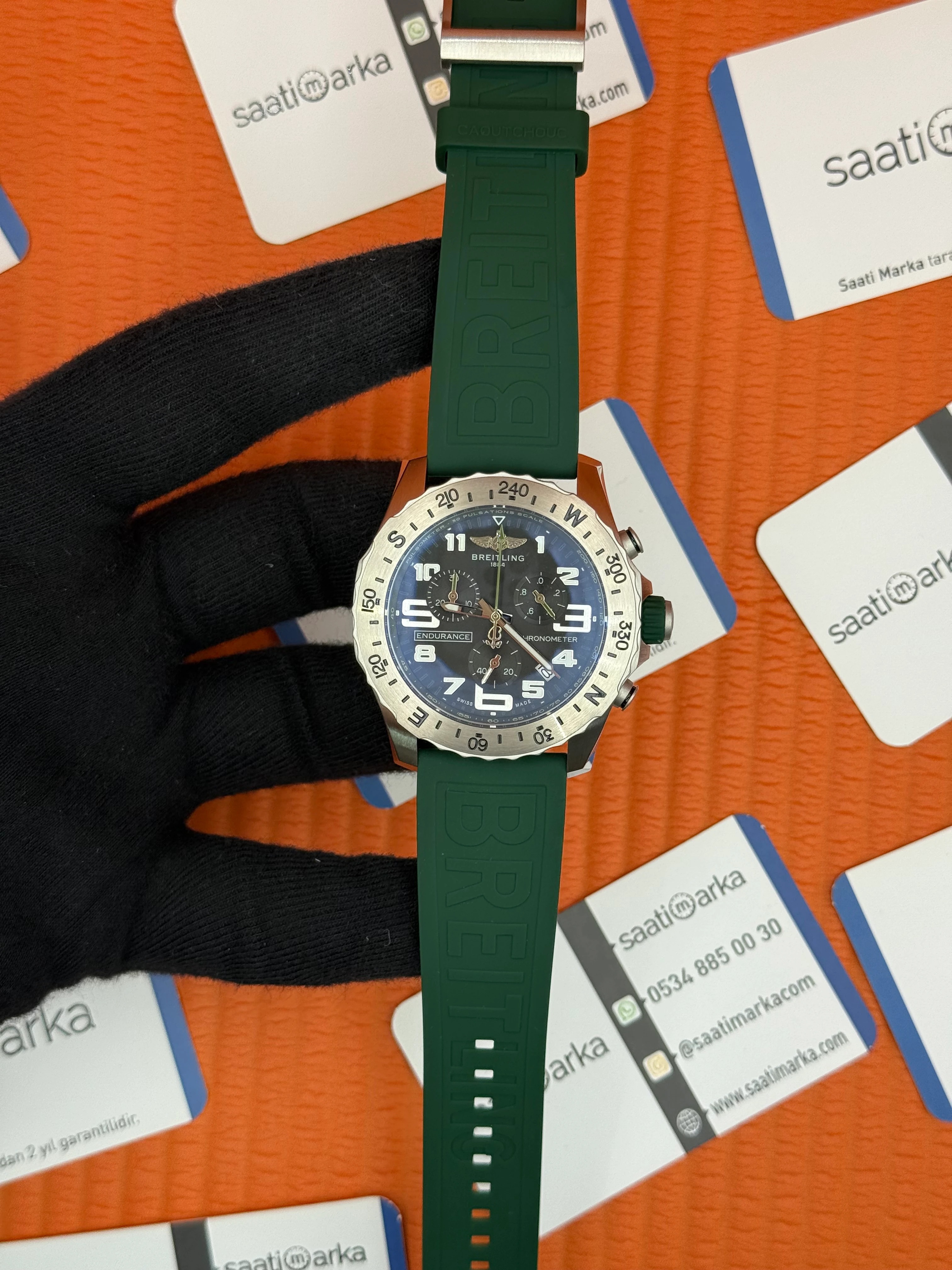 BREITLING Endurnace yeşil kauçuk kordon siyah kadran çelik kasa