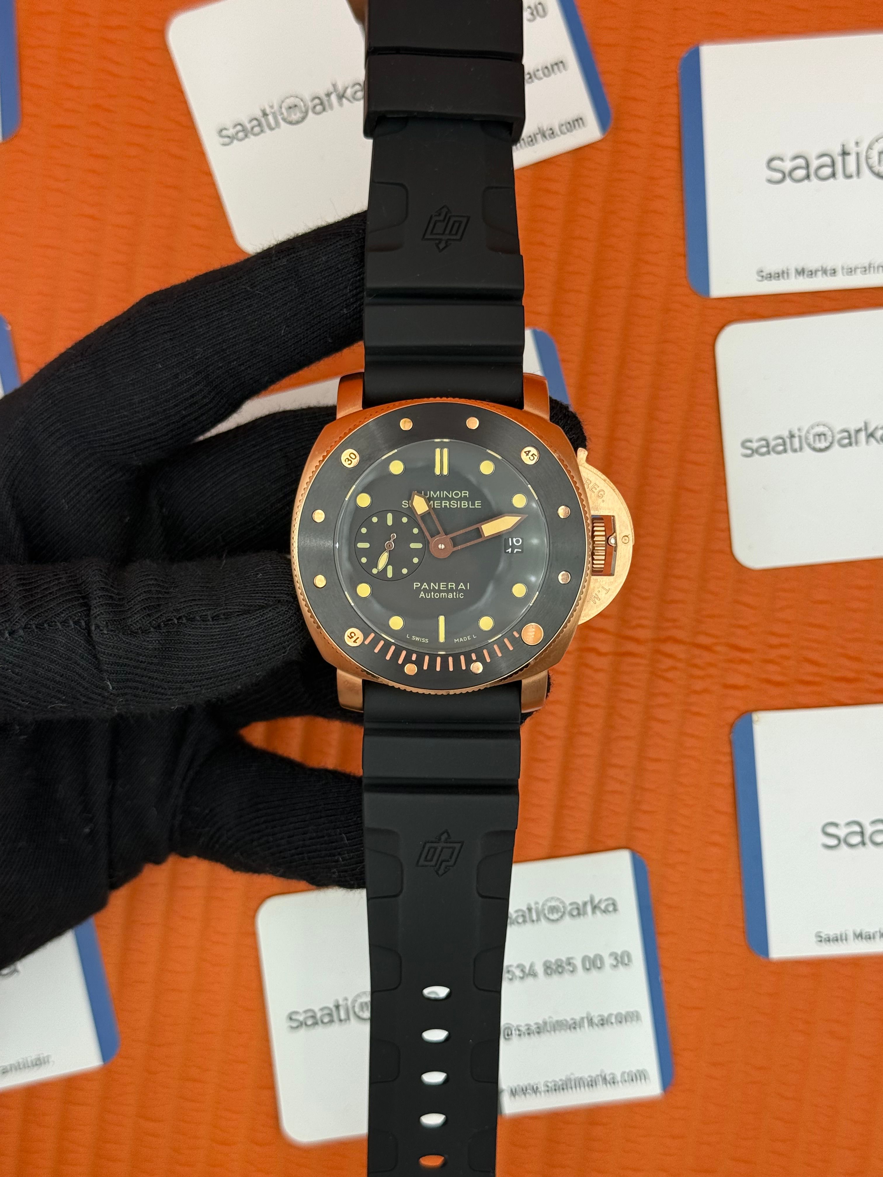 PANERAI submersible automatic rose kasa siyah bezel siyah kauçuk kordon