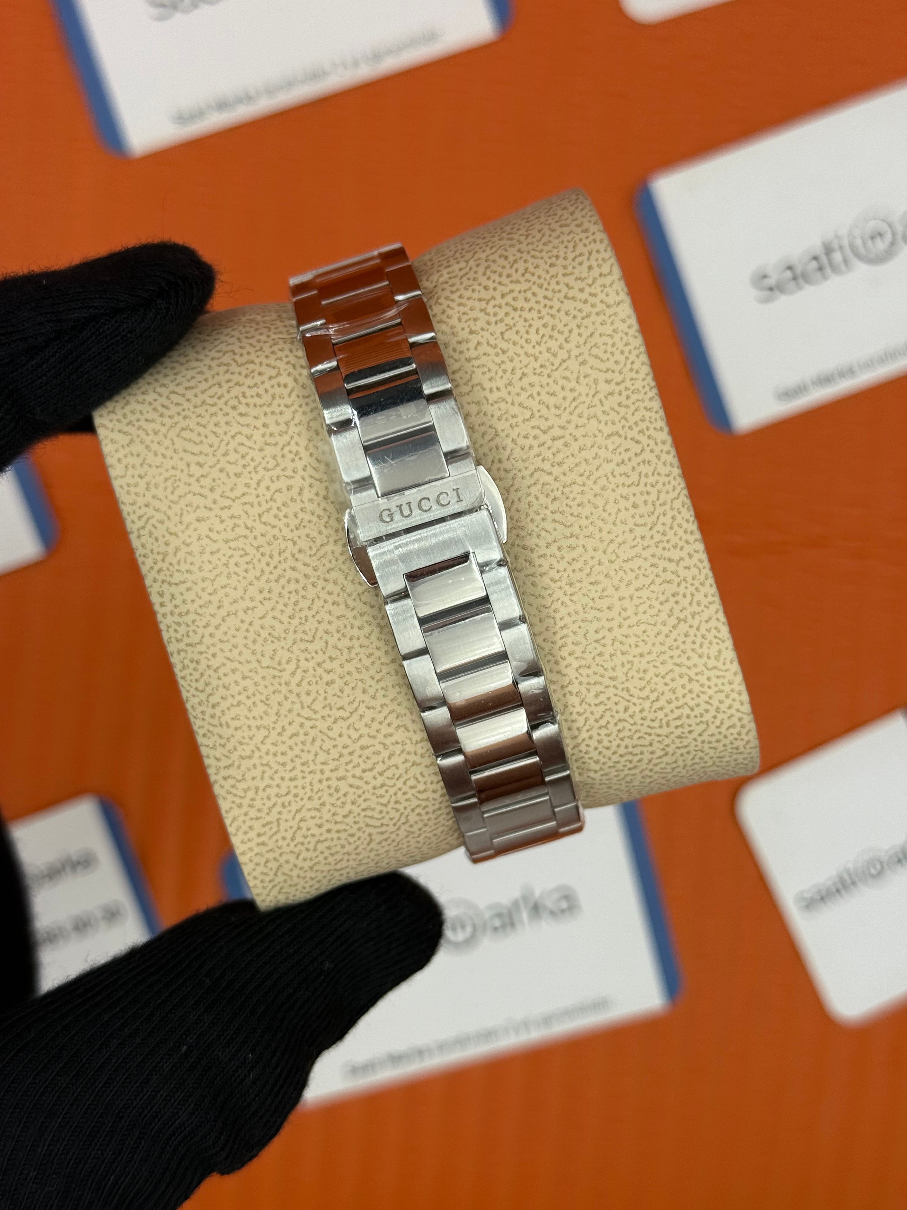 GUCCI YA1265031 beyaz kadran silver kasa kordon kadın kol saati
