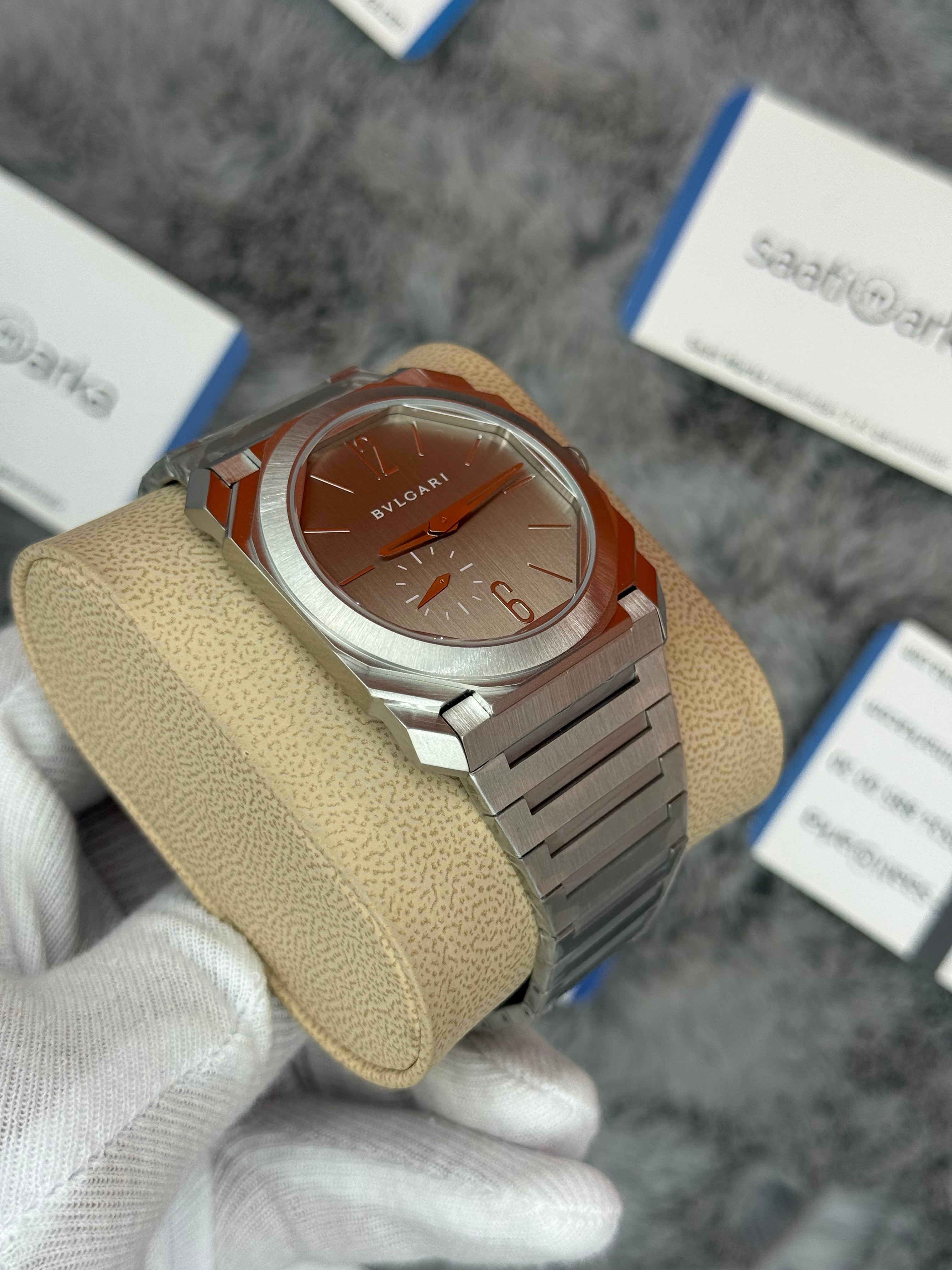 BVLGARİ octo 40mm mat gri kadran silver kasa kordon erkek kol saati