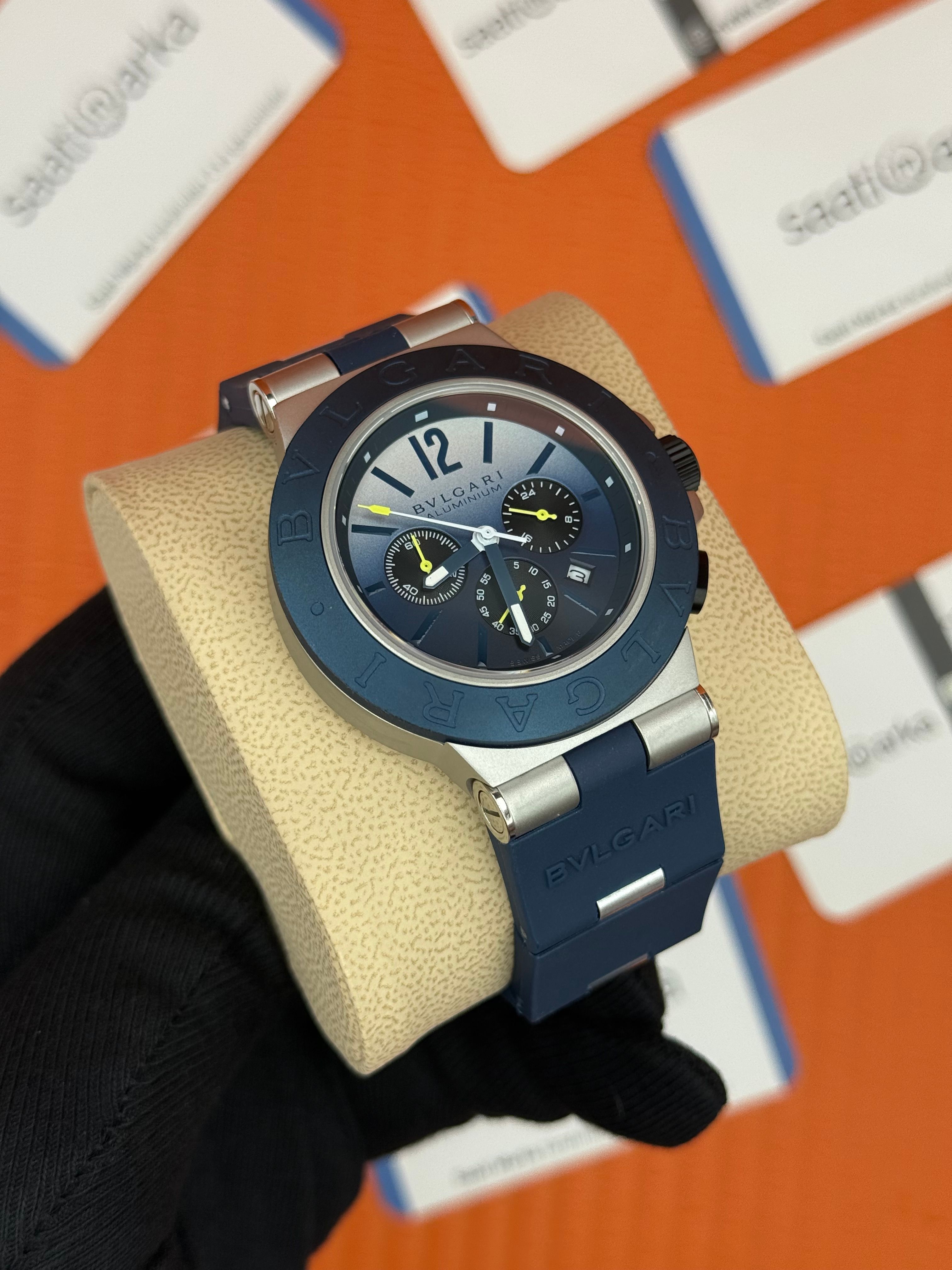 BVLGARI 103844 Aluminium kasa kauçuk kordon erkek kol saati