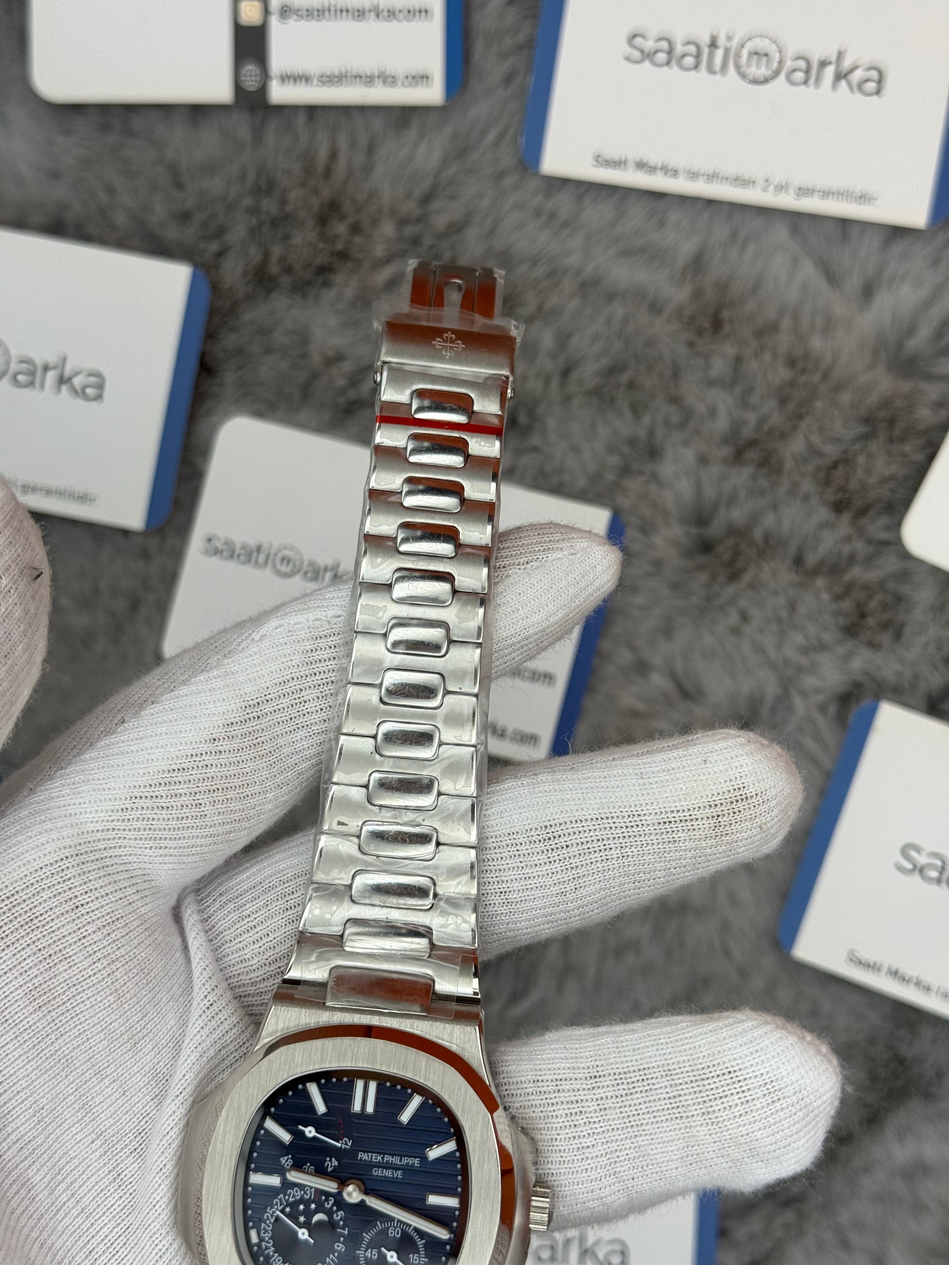 PATEK PHİLİPPE nautilus moontphase 5712 mavi kadran silver kasa kordon 40mm erkek kol saati