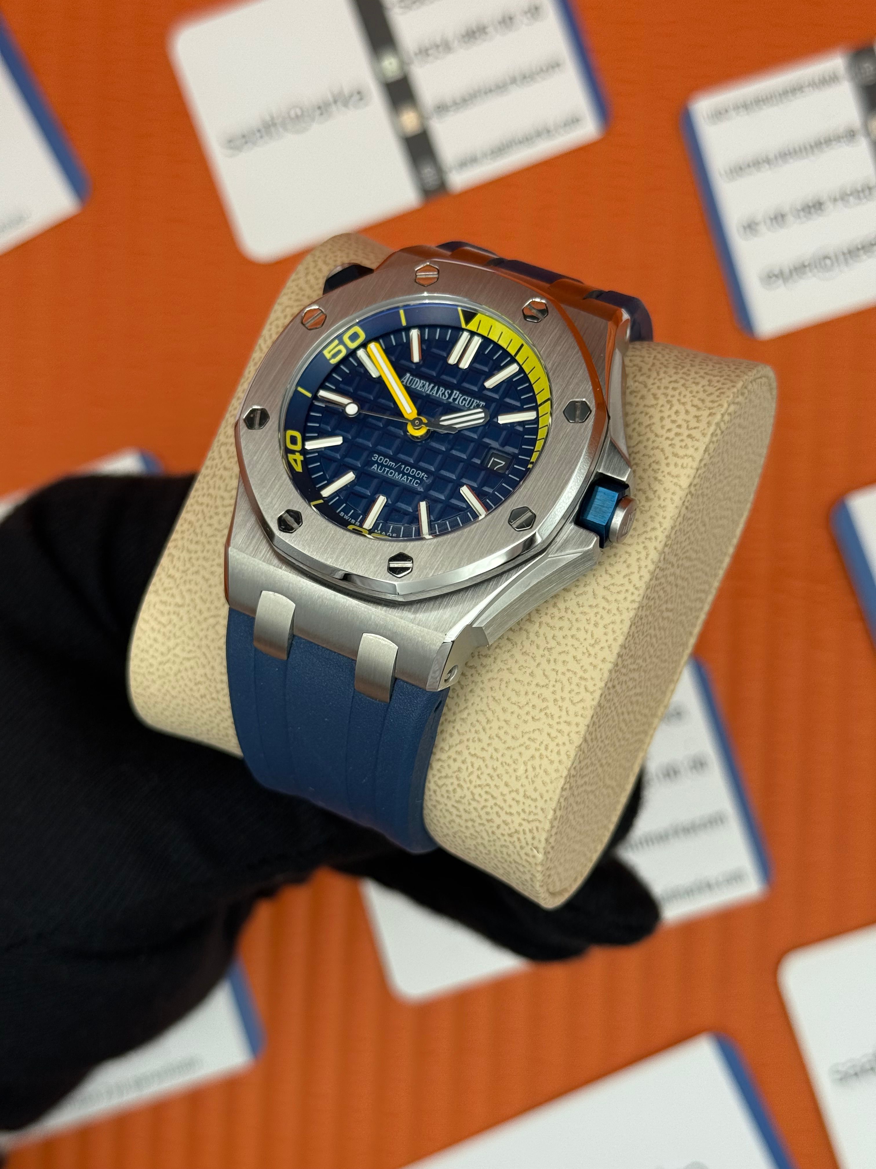 AUDEMARS PİGUET ROYAL OAK LACİVERT KADRAN LACİVERT KAUÇUK KORDON 
