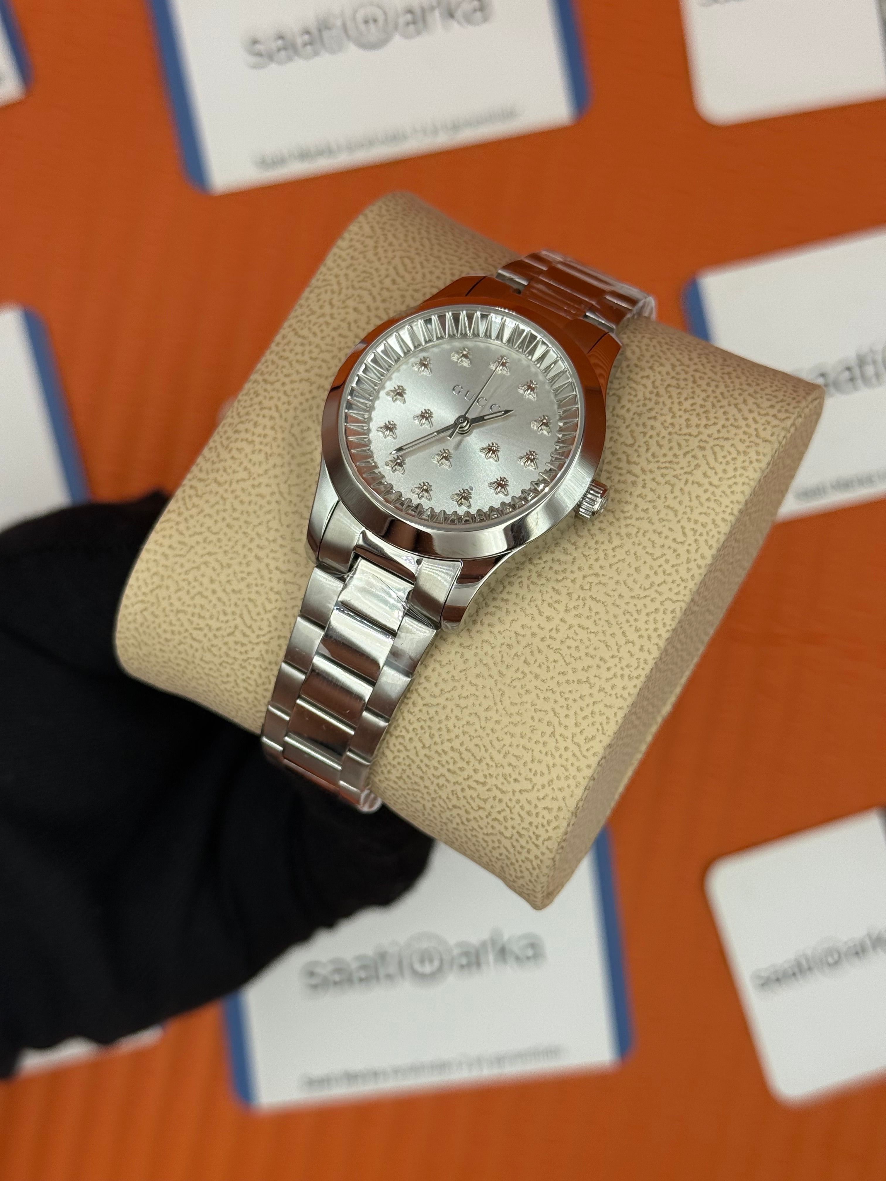 GUCCI YA1265031 beyaz kadran silver kasa kordon kadın kol saati