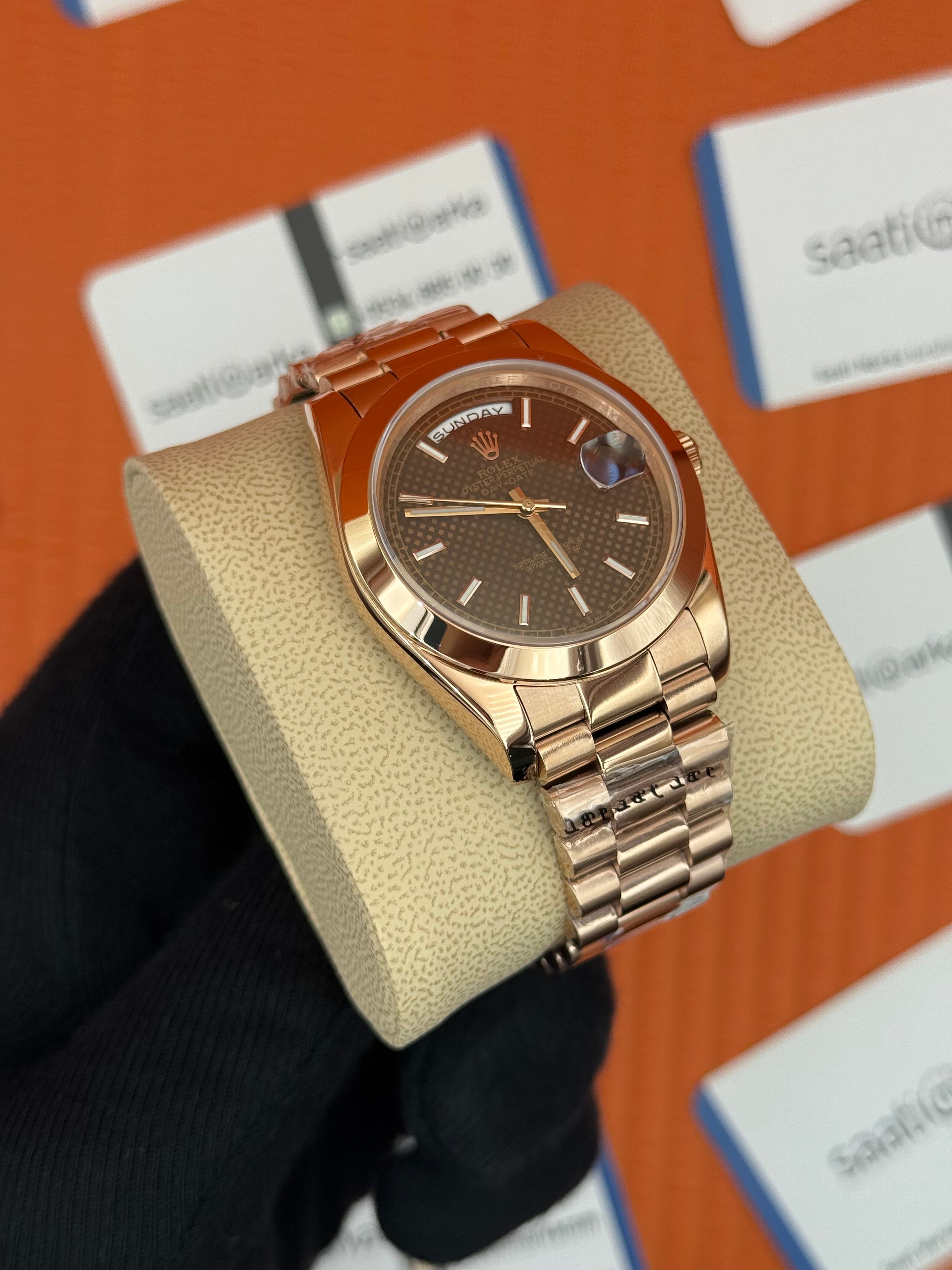 ROLEX Day Date kahverengi desenli kadran rose kasa-kordon oyster