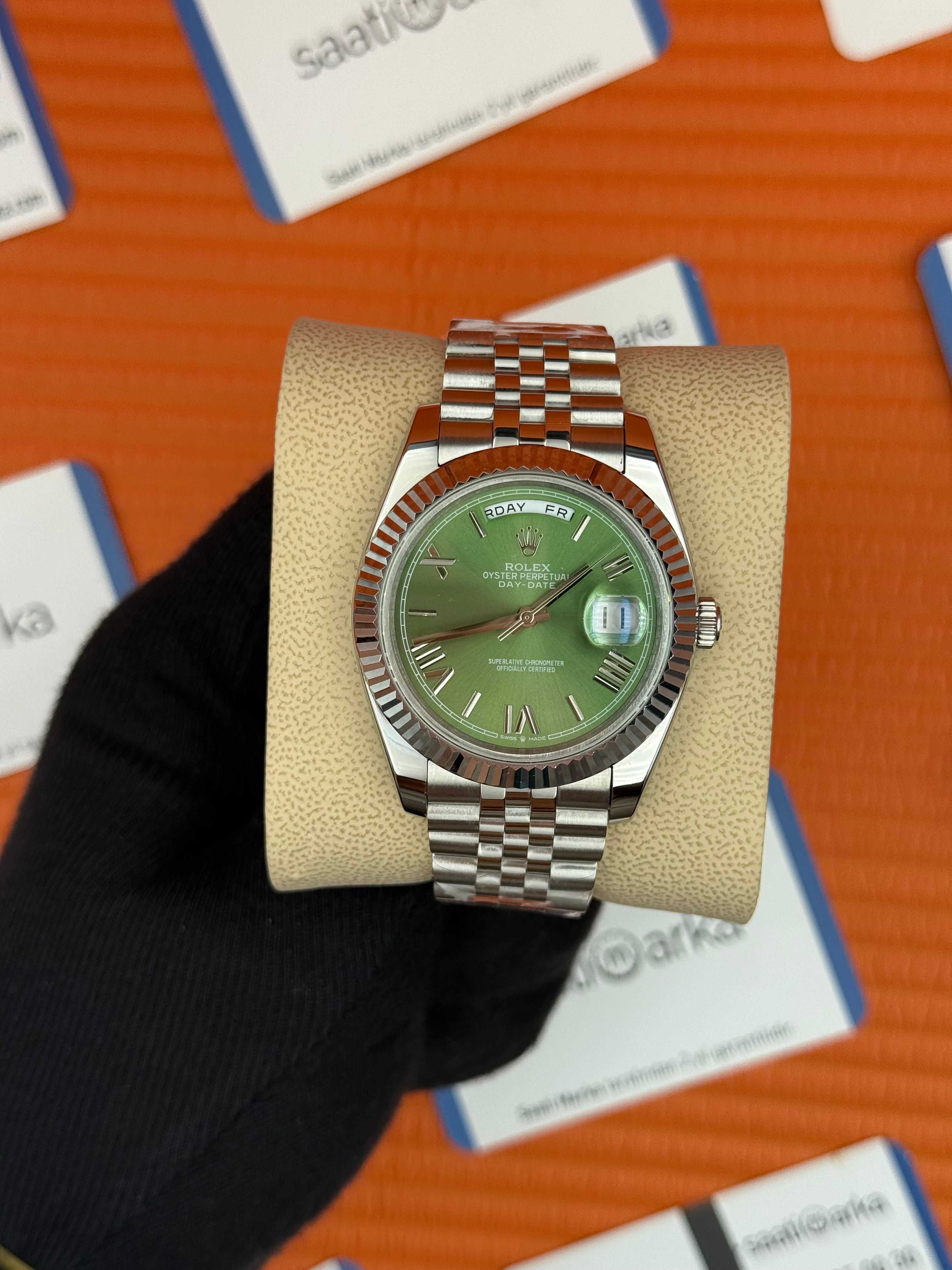 ROLEX Day Date roma rakamlı yeşil kadran silver jubilee kordon