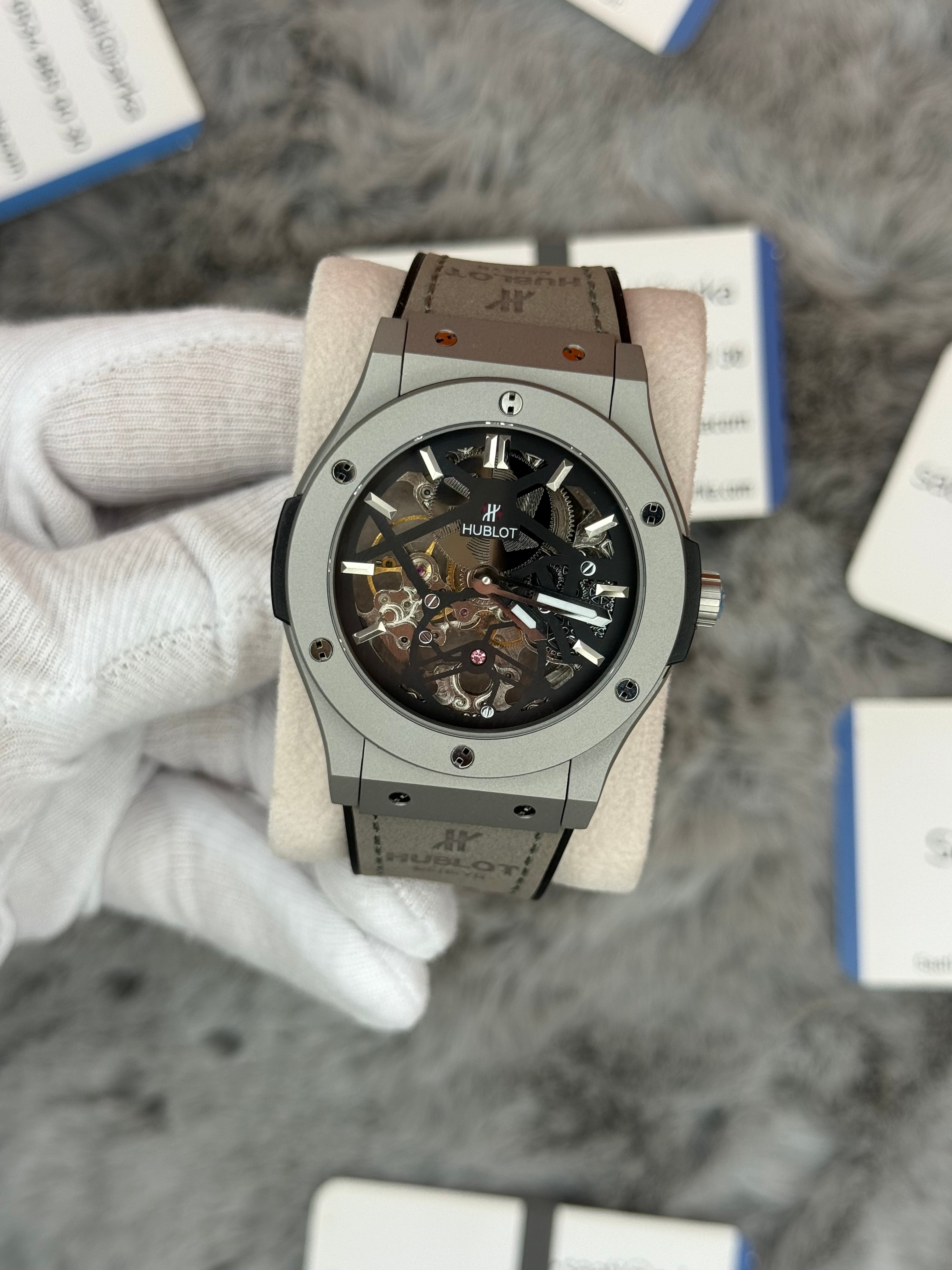 HUBLOT big bang tourbillon 41mm silver kasa gri deri kordon erkek kol saati