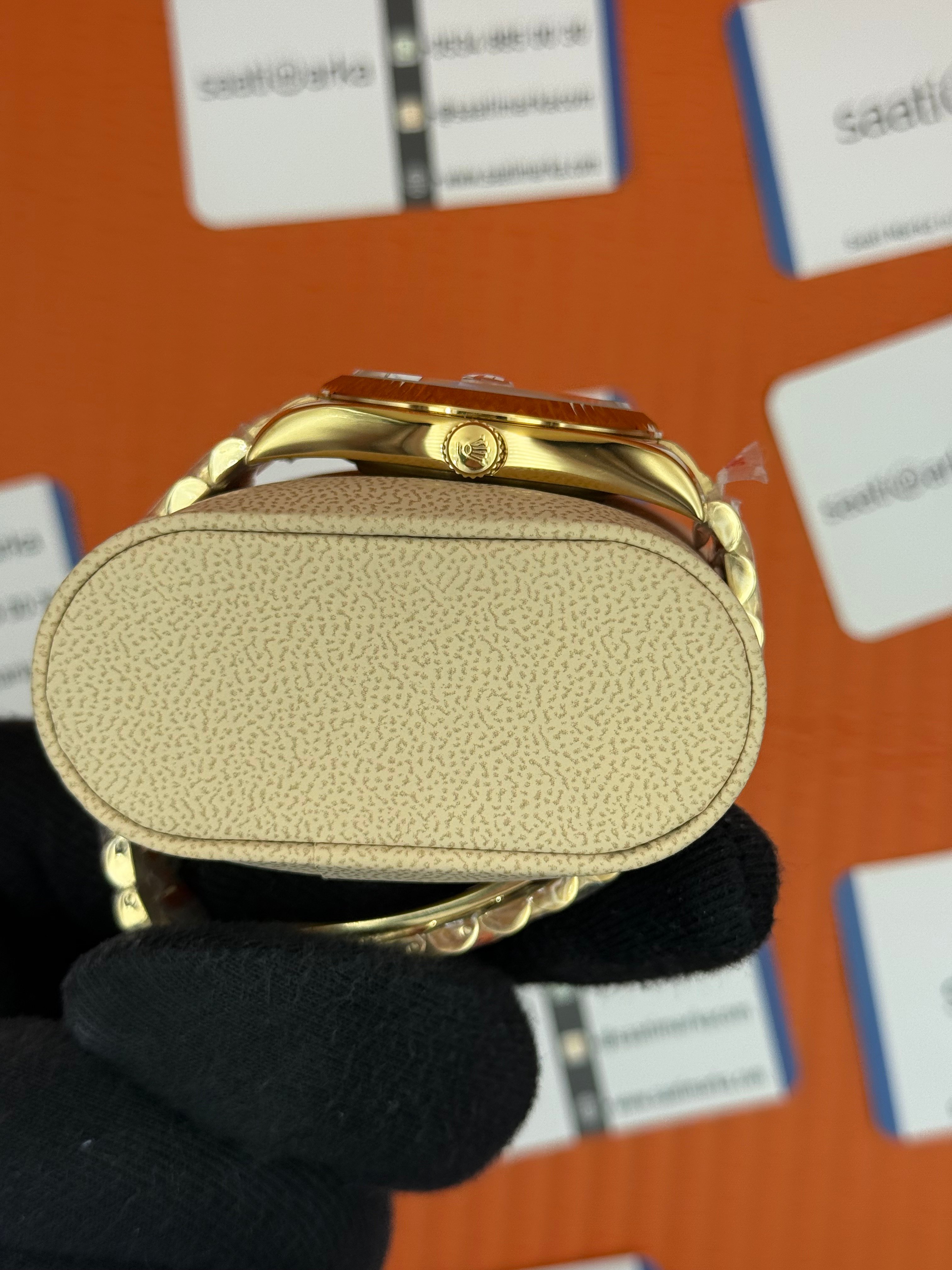 ROLEX Day Date black dial gold president kordon