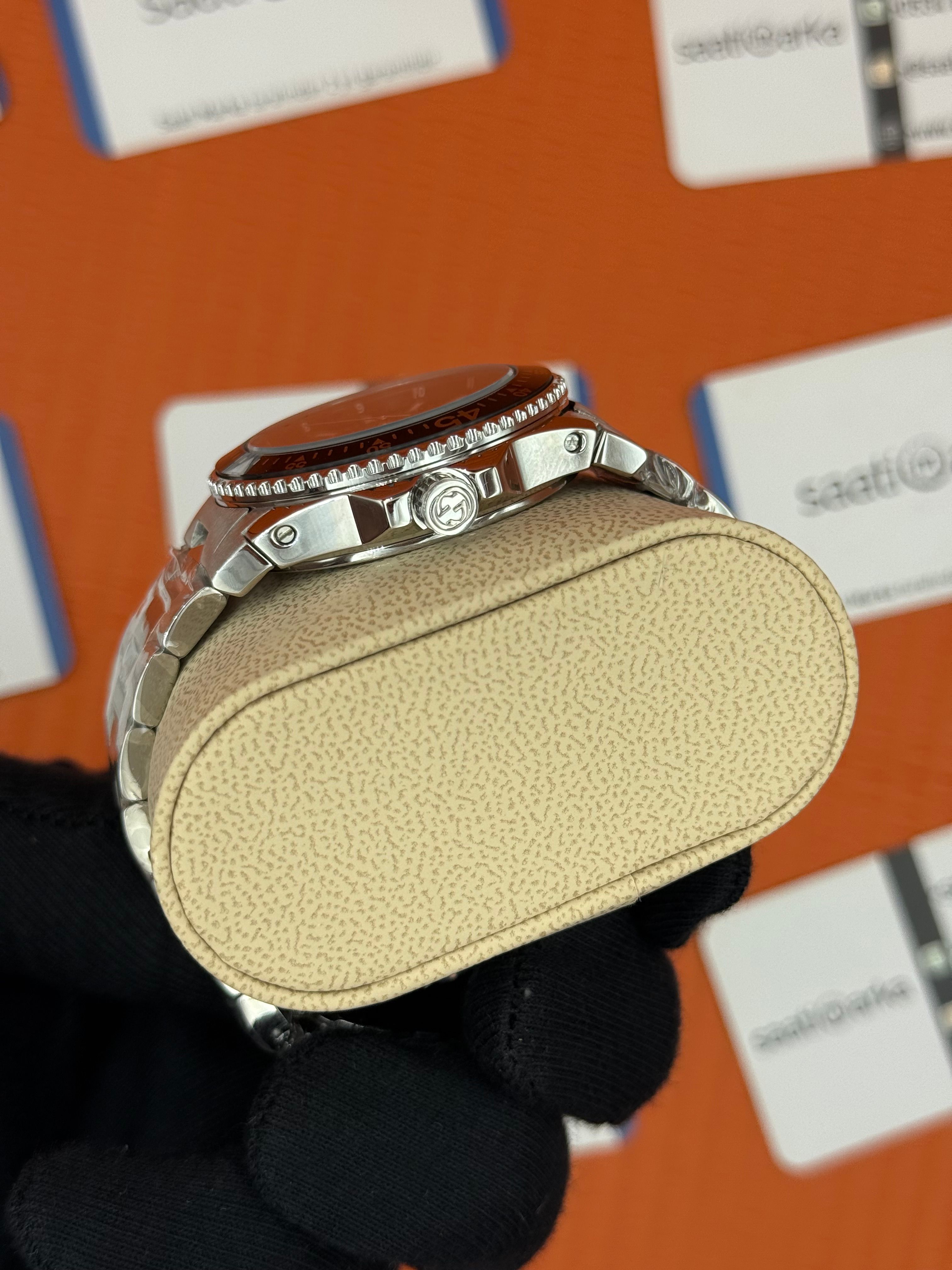 GUUCI DİVE 200M siyah kadran çelik kasa kordon siyah bezel 40mm